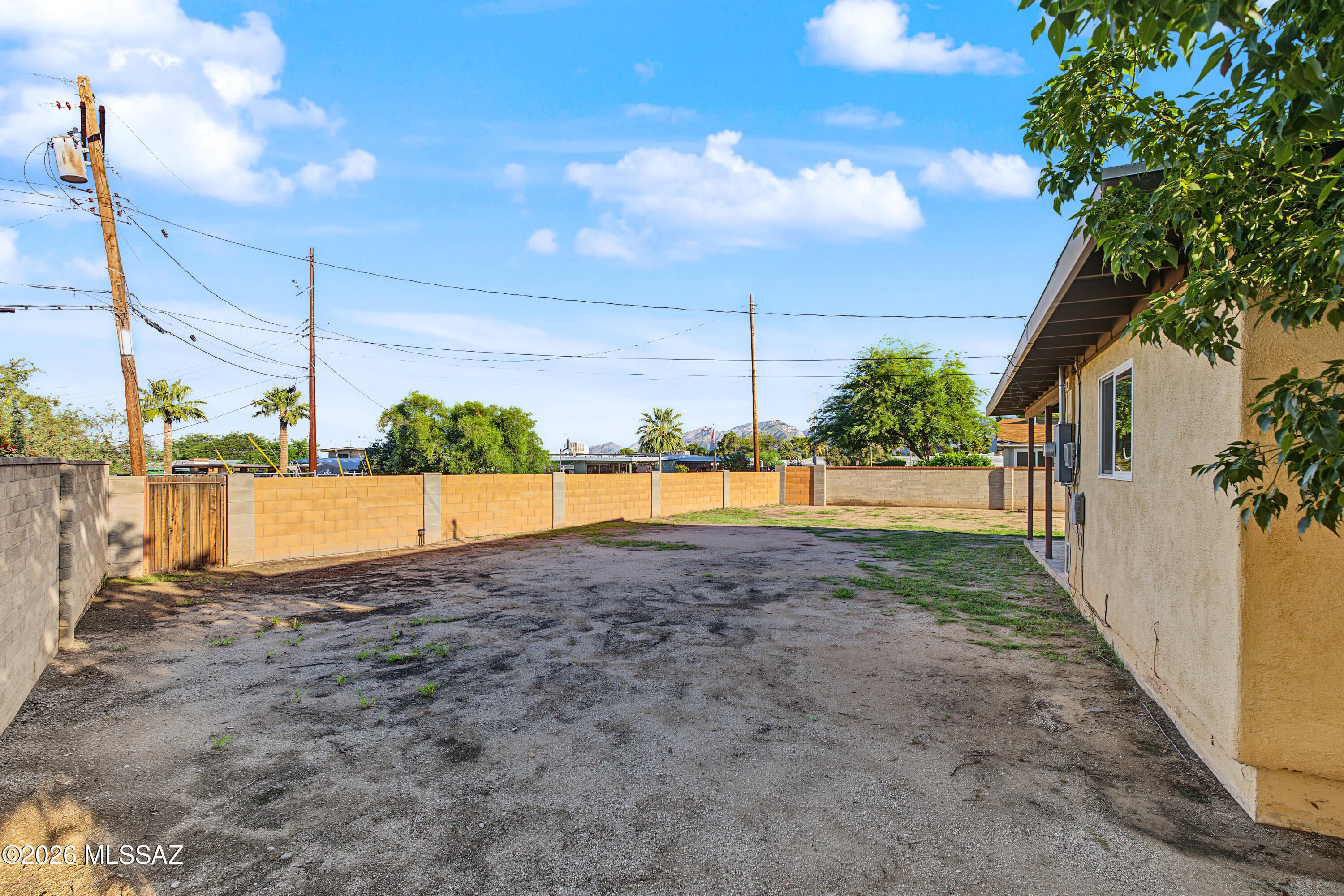 Sherwood Village Terrace (547-571) - Residential