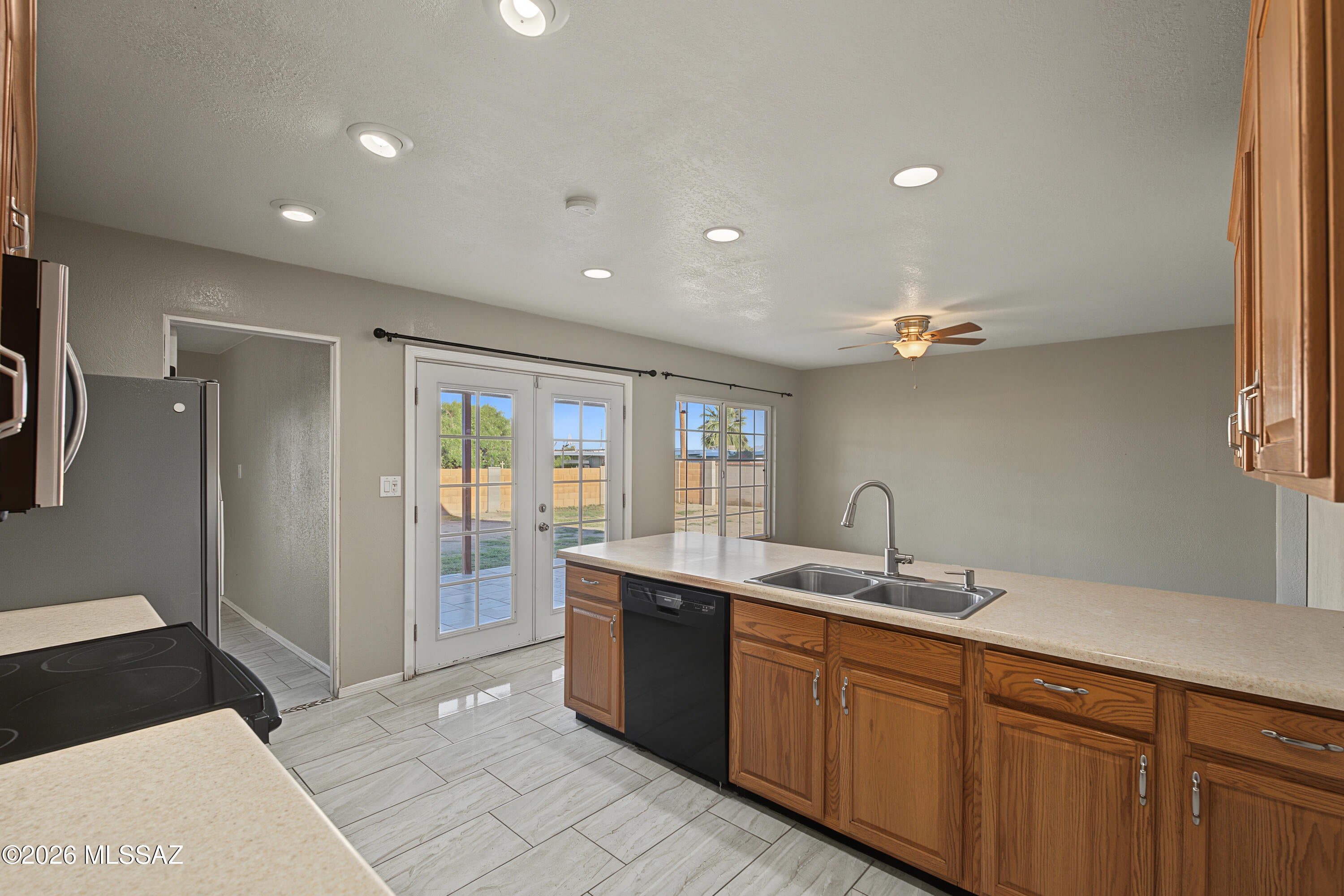 Sherwood Village Terrace (547-571) - Residential