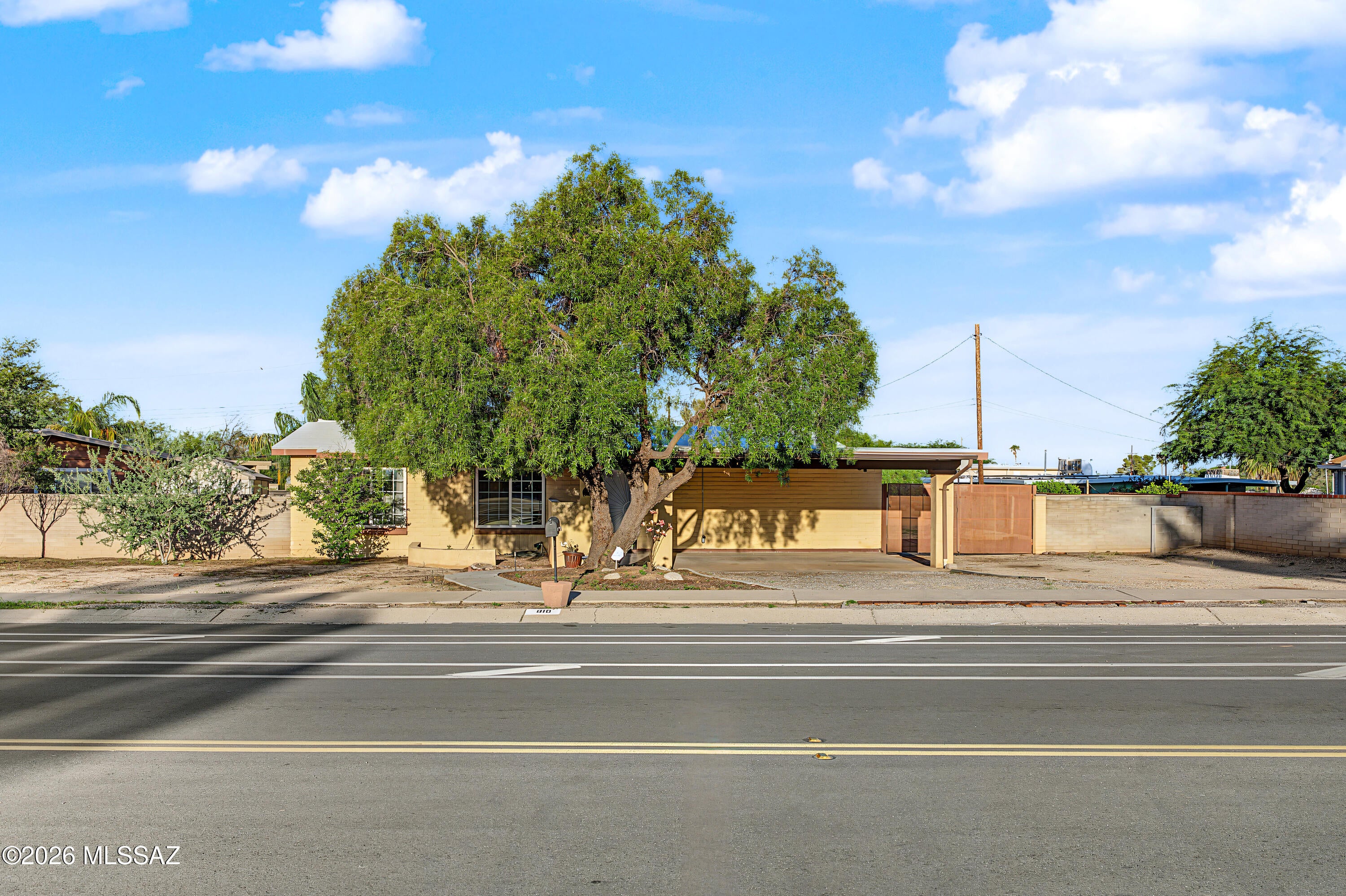 Sherwood Village Terrace (547-571) - Residential