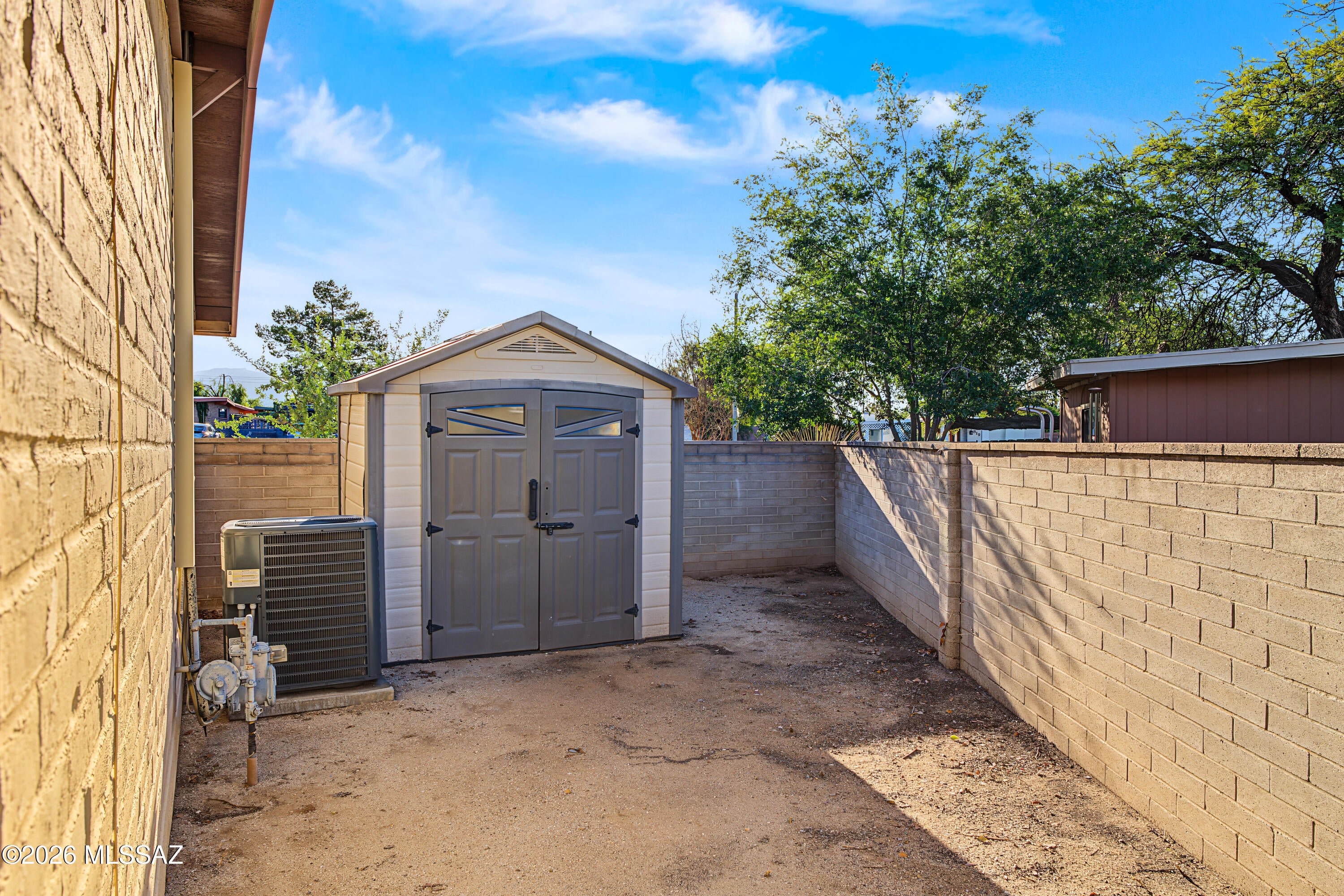 Sherwood Village Terrace (547-571) - Residential