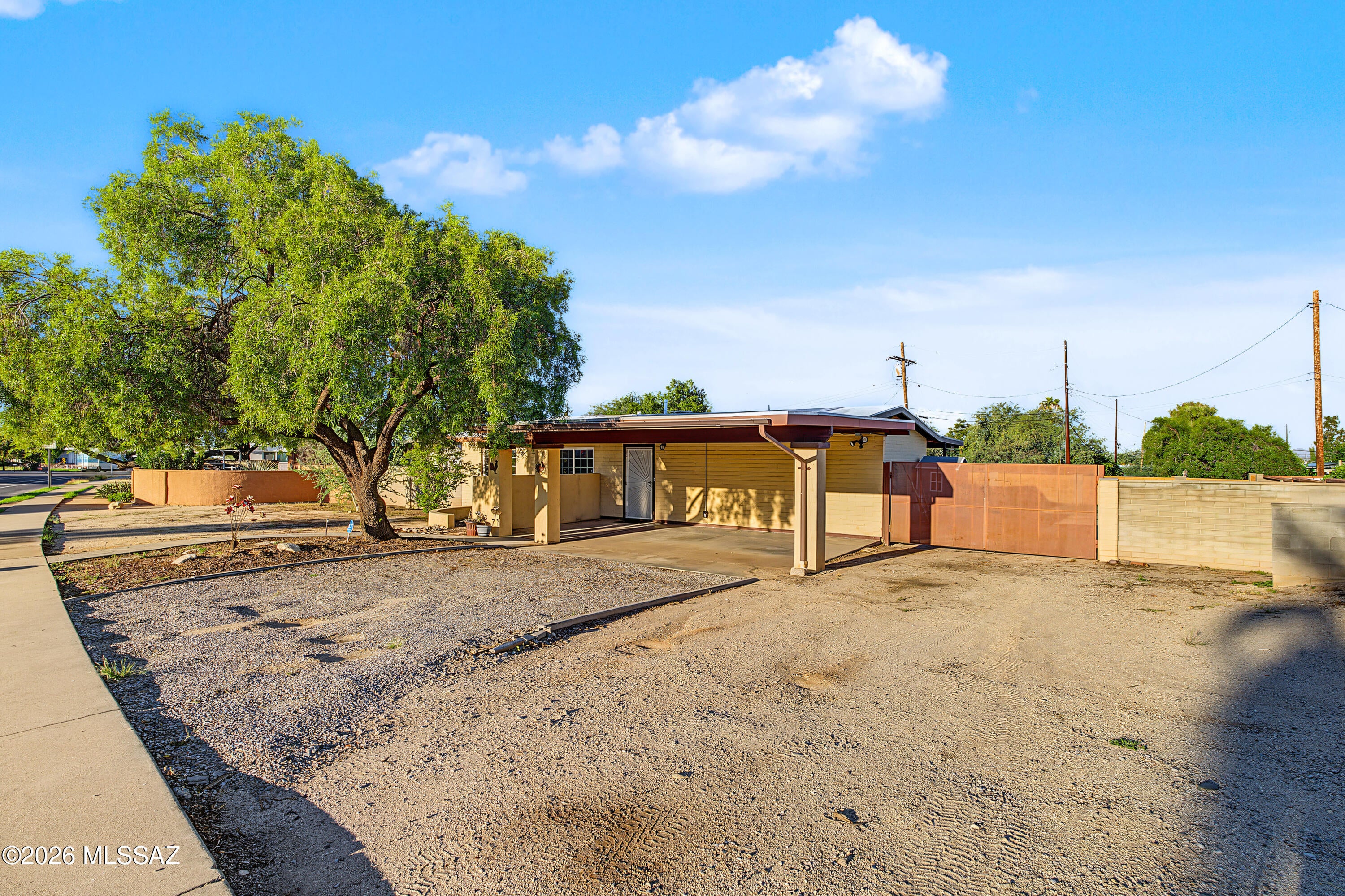 Sherwood Village Terrace (547-571) - Residential