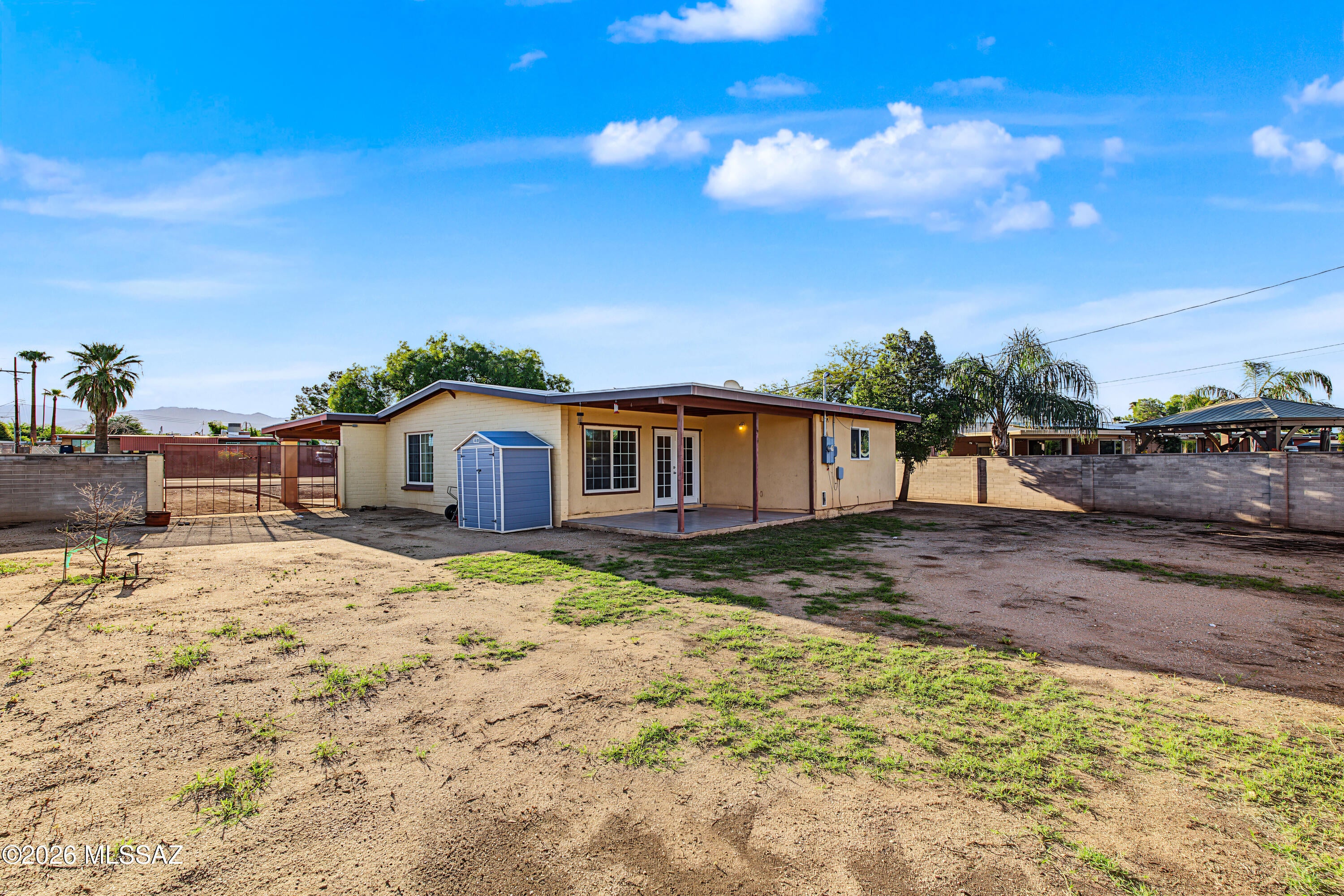 Sherwood Village Terrace (547-571) - Residential