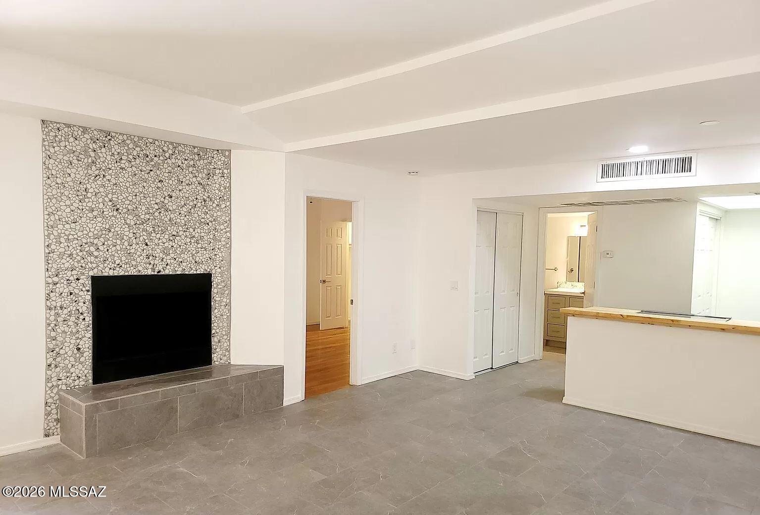 Casitas Real Condos. - Residential