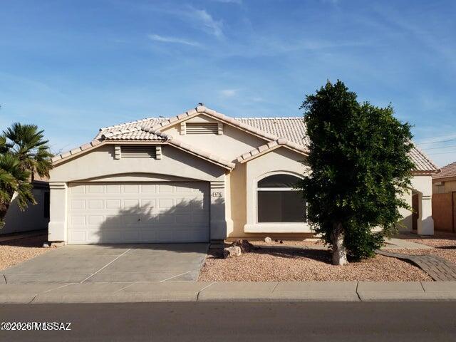 Tempe, AZ!!!! This lovingly remodeled & cared for 3 bedroom, 2 bath home is located in the heart of Tempe! Home features include soaring cathedral ceilings with fans, wood flooring throughout and plantation shutters. Primary bedroom features vaulted ceilings, a private ensuite with separate tub and shower, plus a great walk-in closet. Just minutes from I-10 gives you quick access to hospitals, shopping, restaurants, downtown Phoenix, Spring Training and all that PHX offers. Hurry, come check this one out!