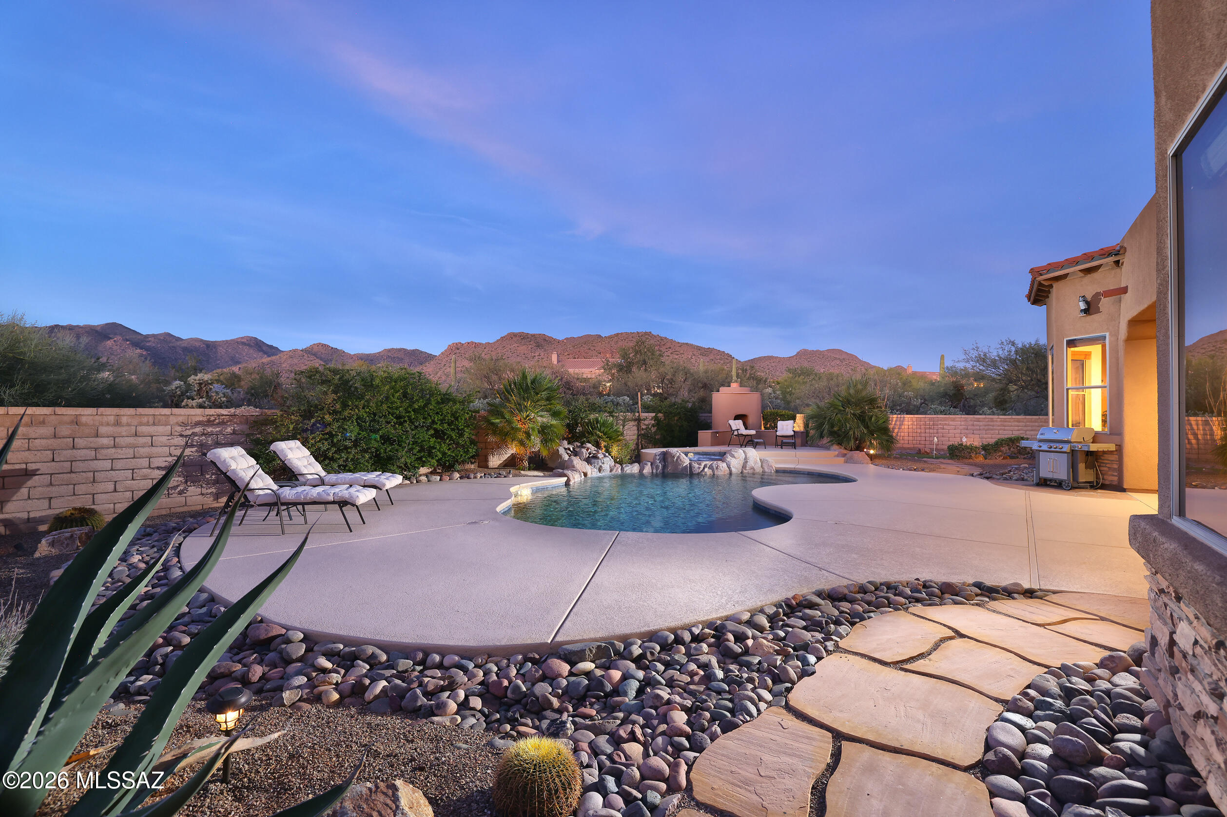 Dos Lagos at Dove Mountain (1-91) - Residential