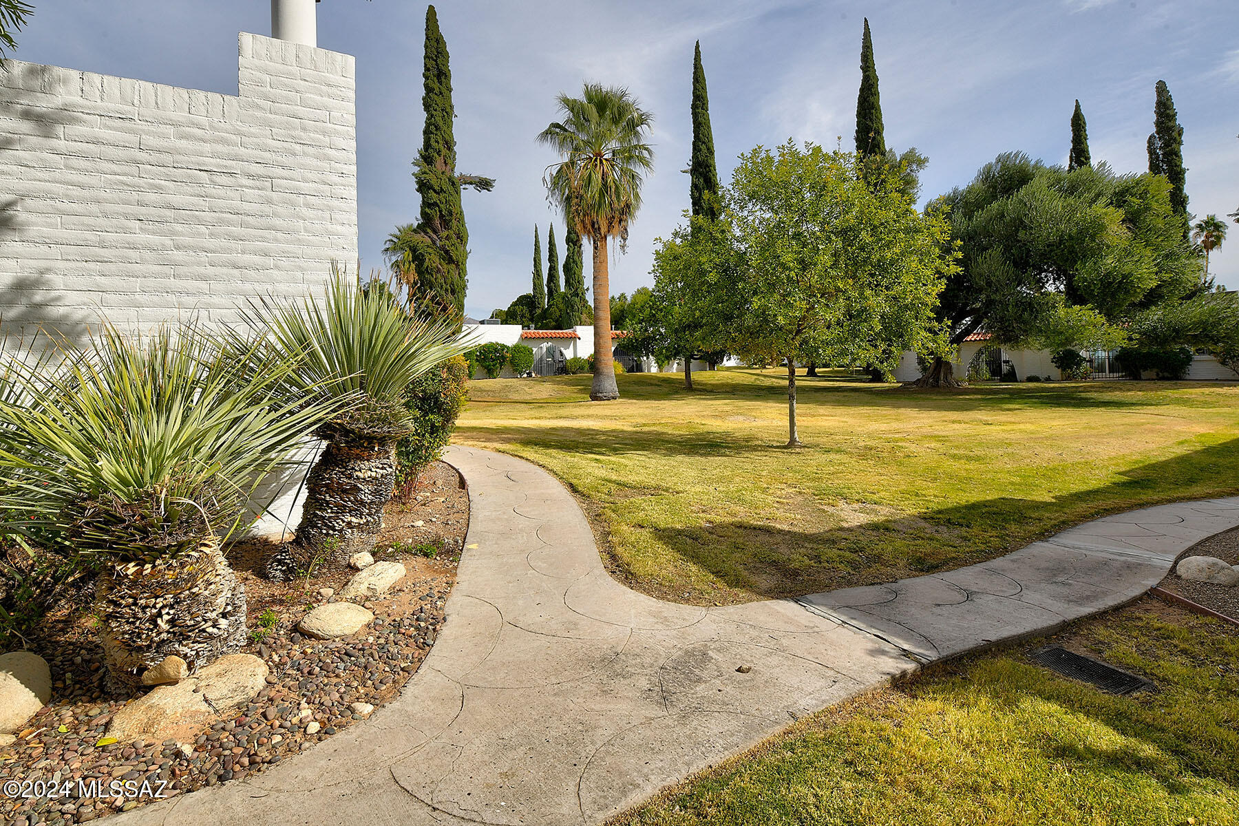 Las Lomitas (1) - Residential