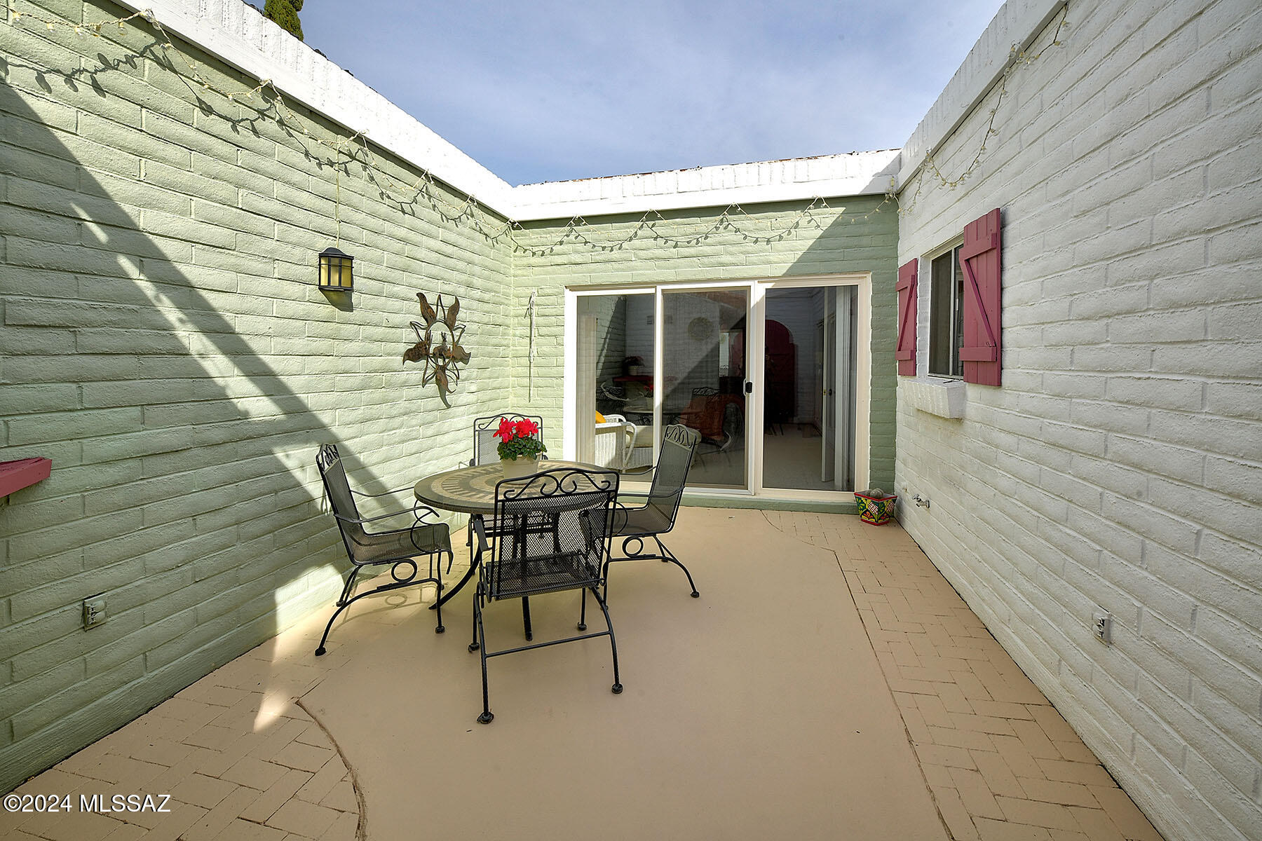 Las Lomitas (1) - Residential