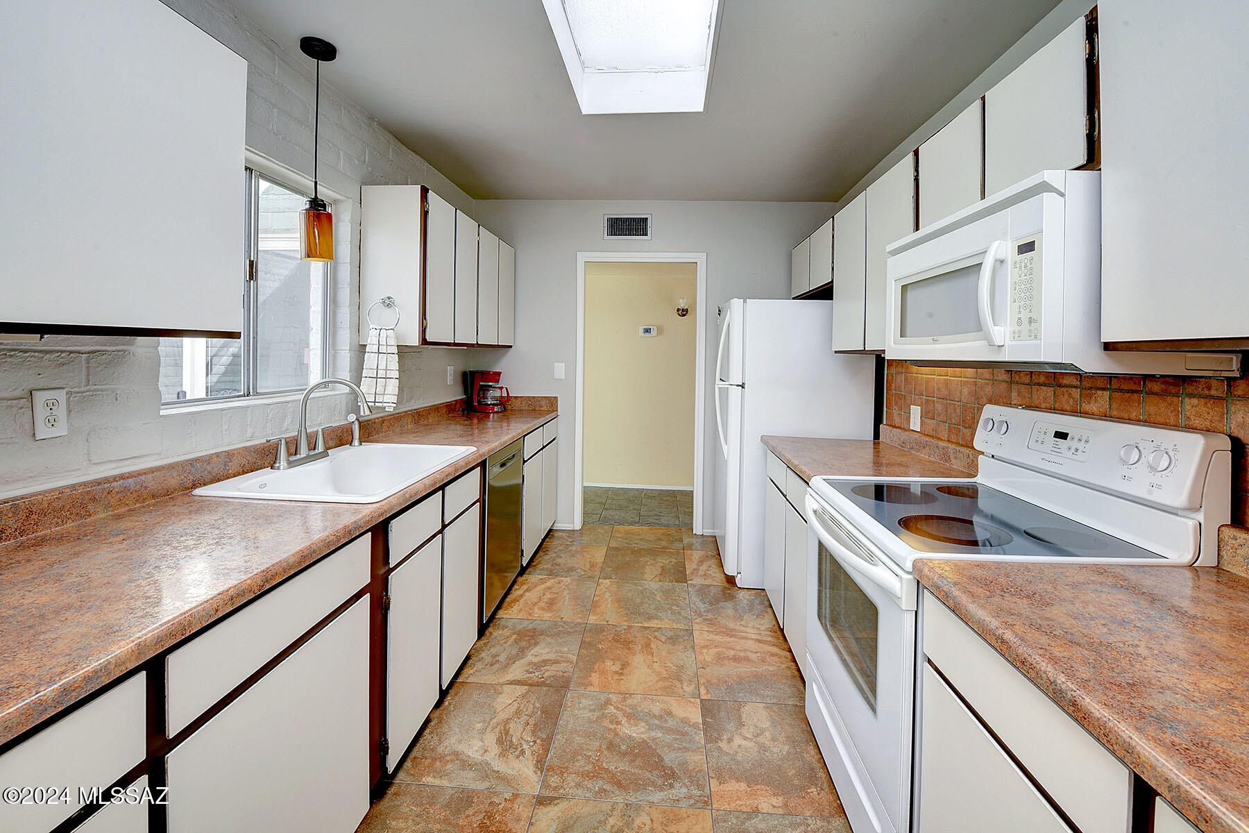 Las Lomitas (1) - Residential