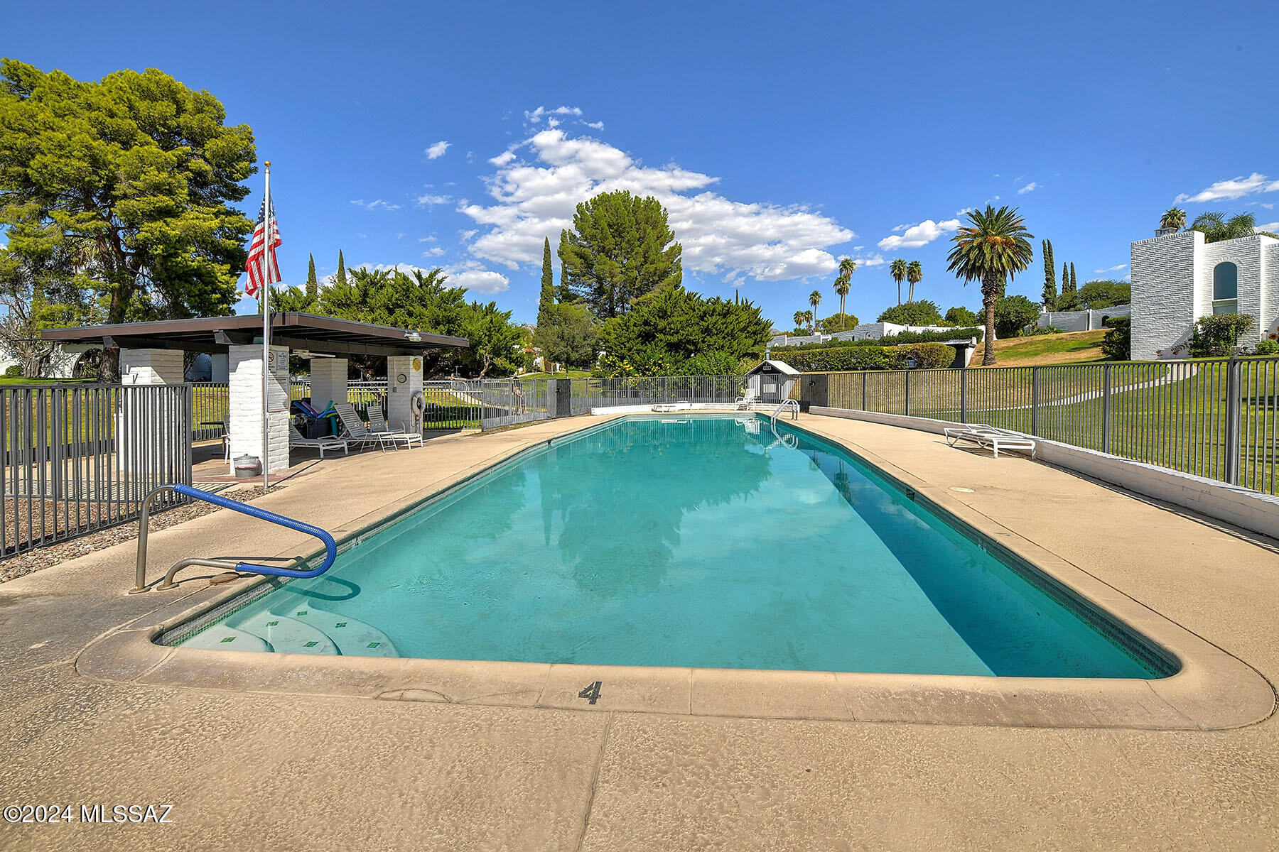 Las Lomitas (1) - Residential