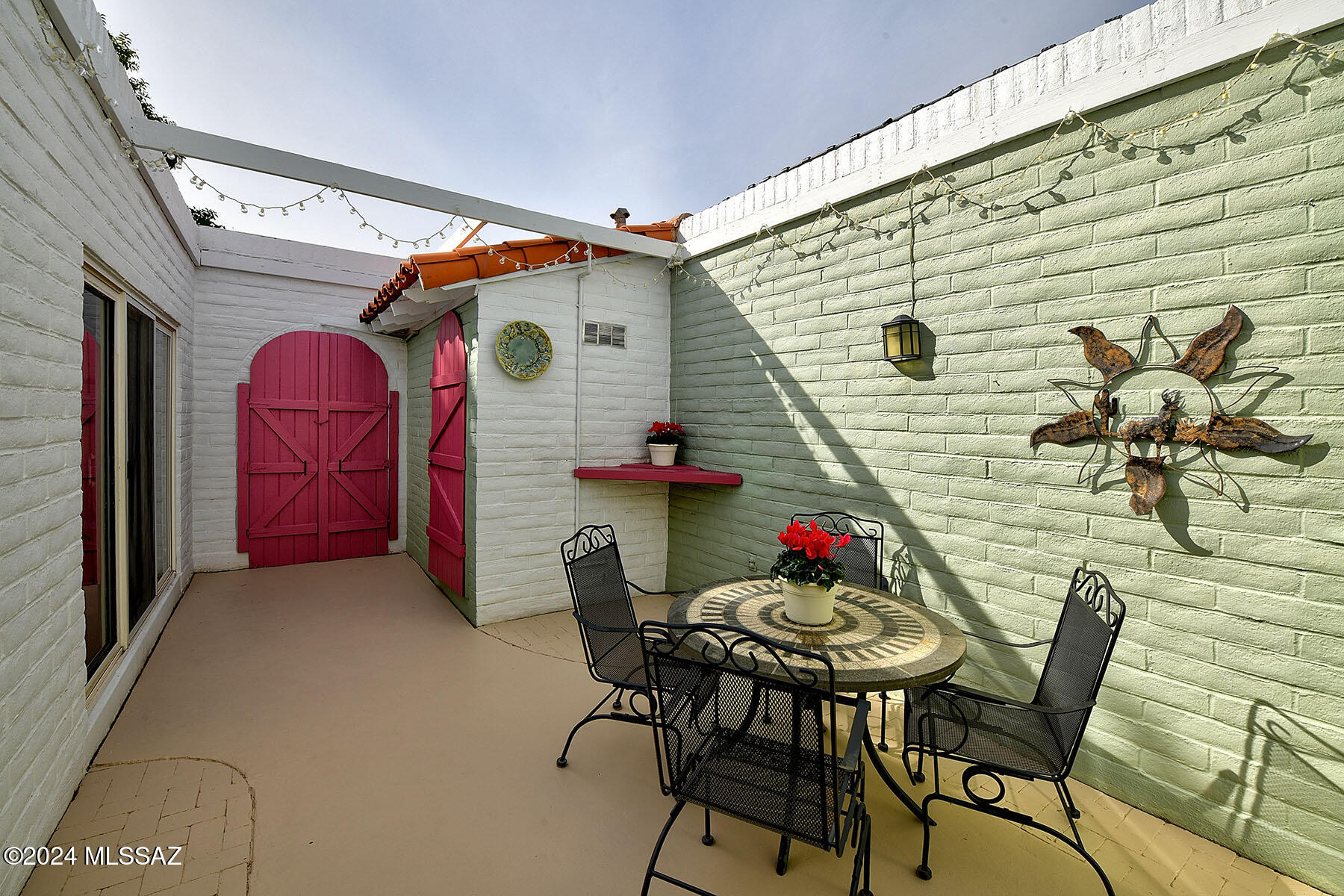 Las Lomitas (1) - Residential