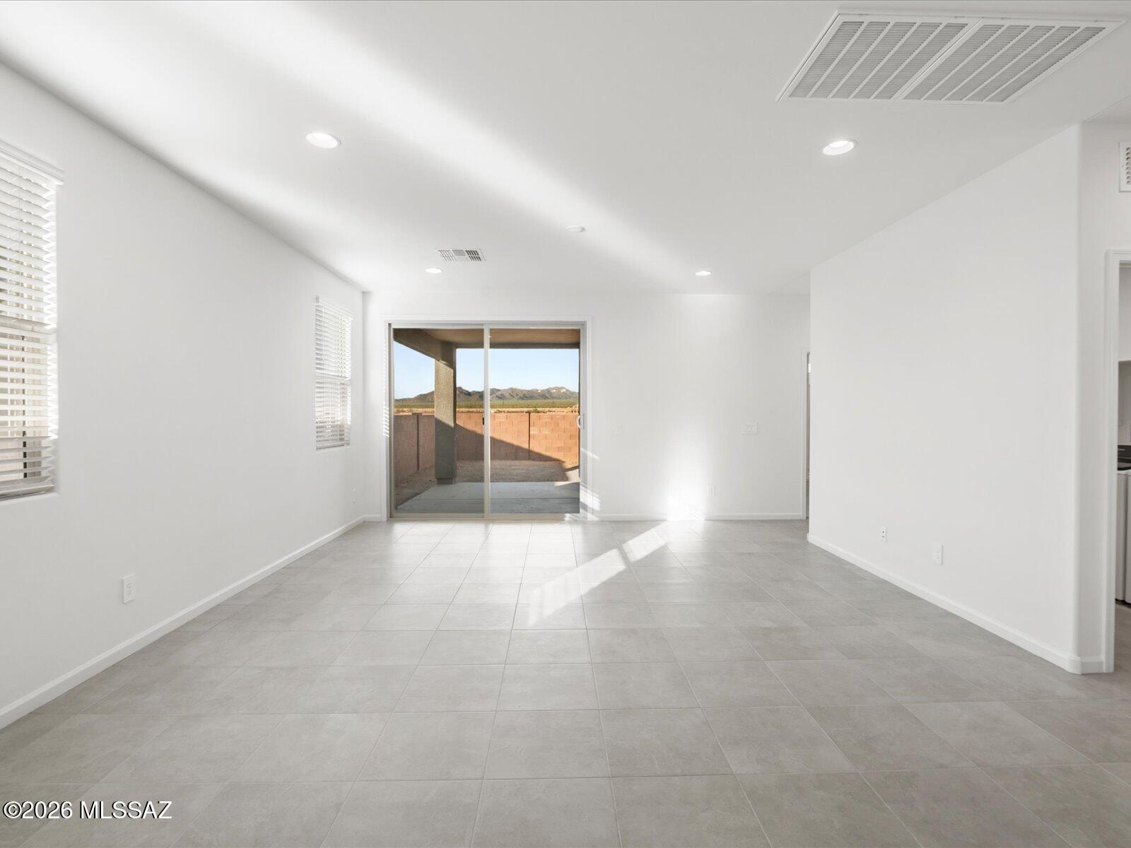 Entranda Del Toro - Residential