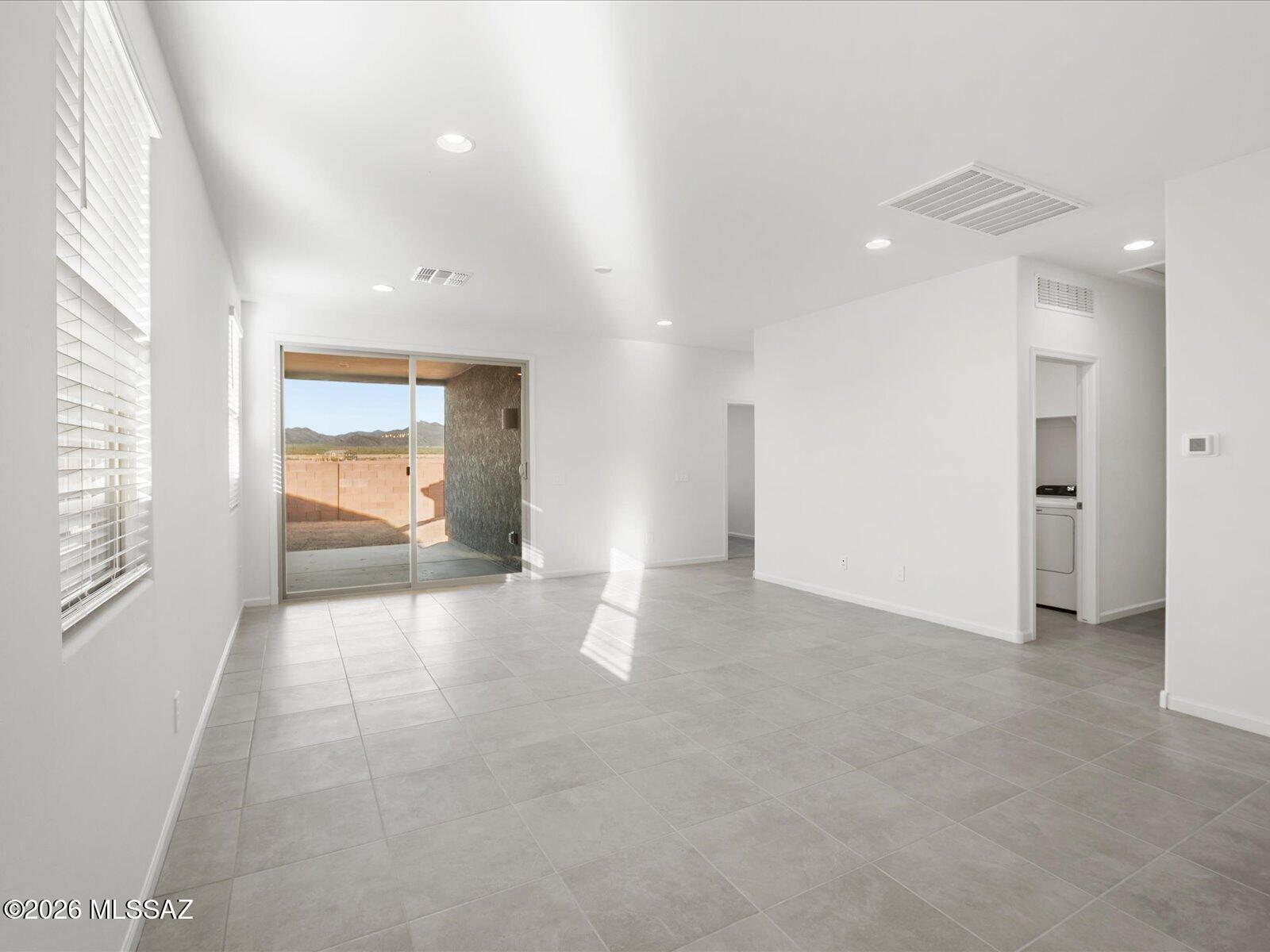 Entranda Del Toro - Residential