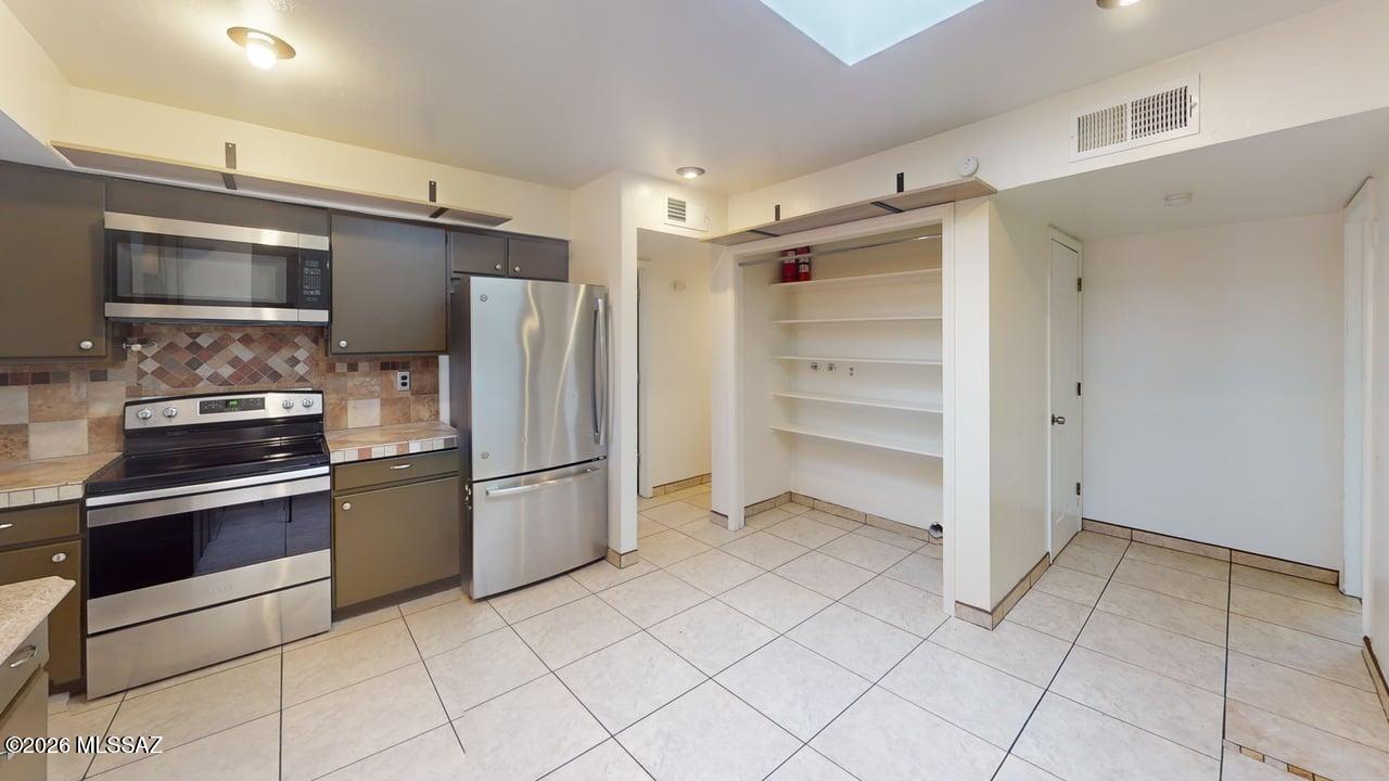N/A - Residential Lease