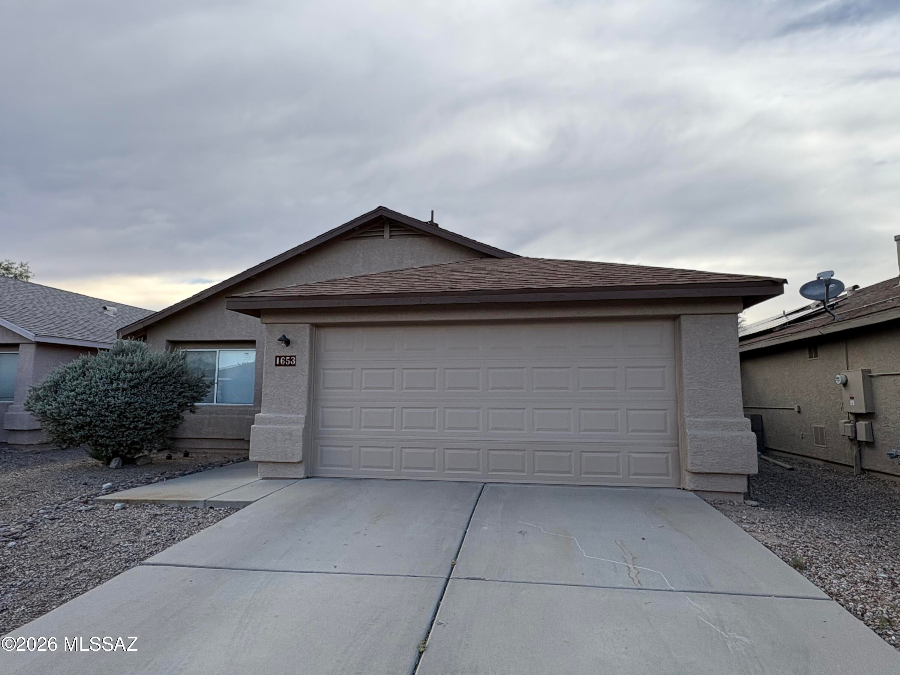 This home offers 3 bedrooms, 2 bathrooms and a spacious open floor-plan. The kitchen offers granite counter tops, cathedral ceilings, arched entryways, ceiling fans through-out, large primary suite with walk-in closet and spacious bathroom. Many parks are located nearby, along with stores and restaurants. Don't miss out on this great home! Pets by owner approval only, no cats.