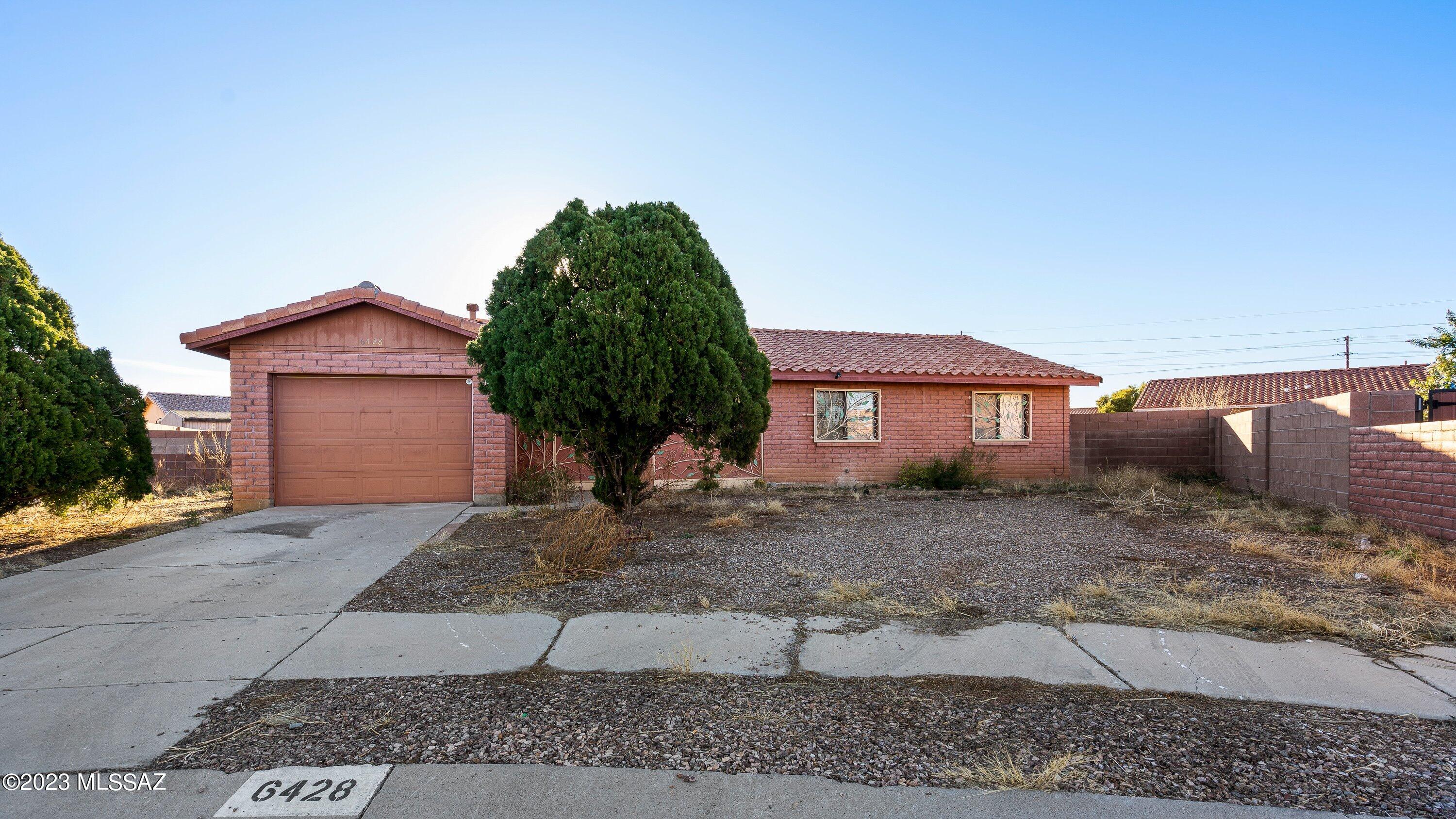 Welcome home to 6428 S Buckaroo Loop, nestled in the heart of Tucson, AZ! This beautifully designed 3-bed, 2-bath home offers the space, comfort, and style your family deserves. Enjoy an open-concept layout filled with natural light, a chef-inspired kitchen perfect for weeknight dinners, and a private backyard ideal for playtime or weekend barbecues.

Located near top-rated schools, parks, and shopping, this home combines peaceful neighborhood living with easy access to major highways. Professionally managed by Reszi, you'll enjoy 24/7 maintenance support, flexible move-in options, and our signature Zero Deposit program.

Apply today and make this beautiful home your family's next home!