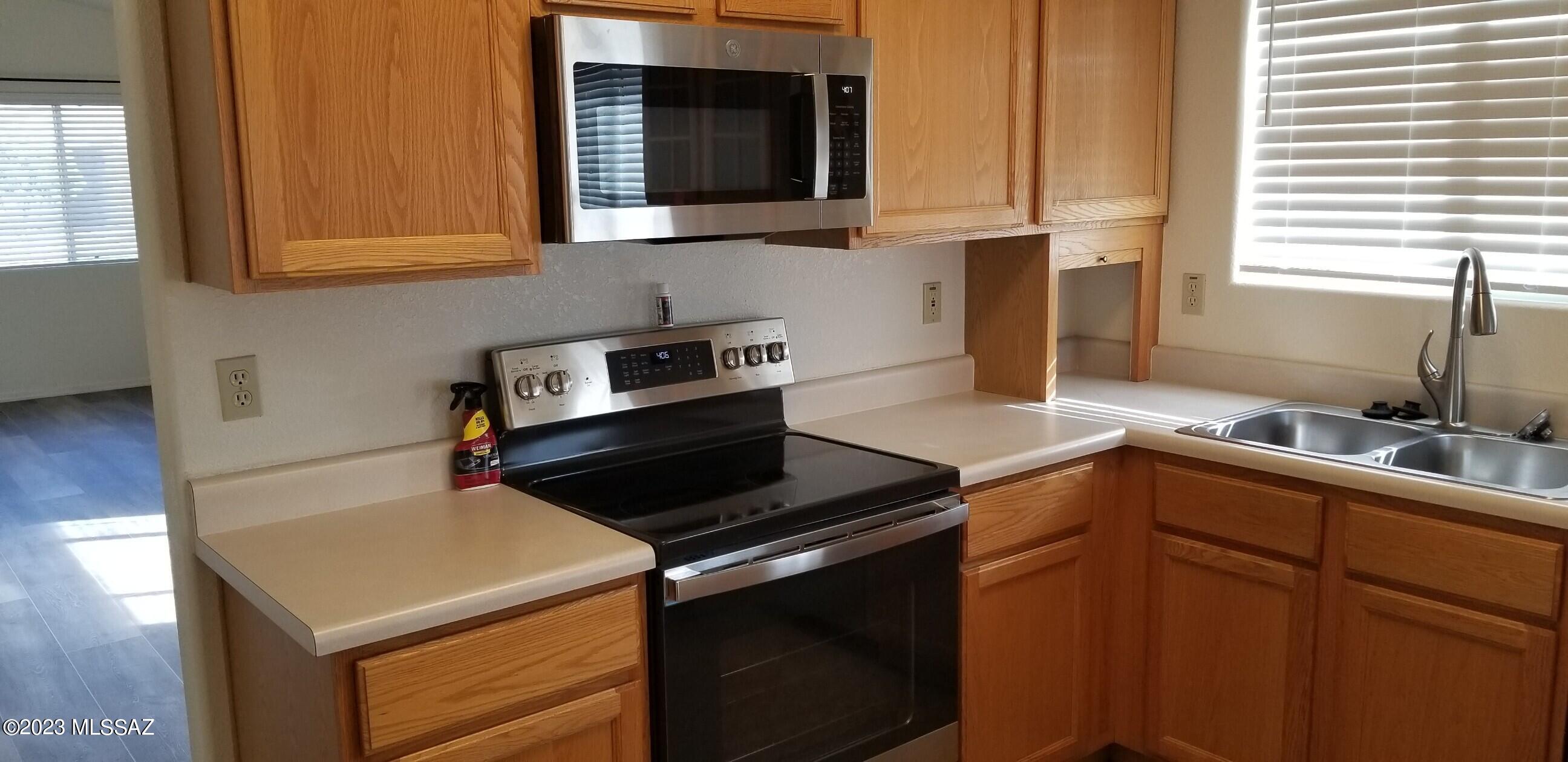 Elliott Homes At Rita Ranch (1-521) - Residential Lease