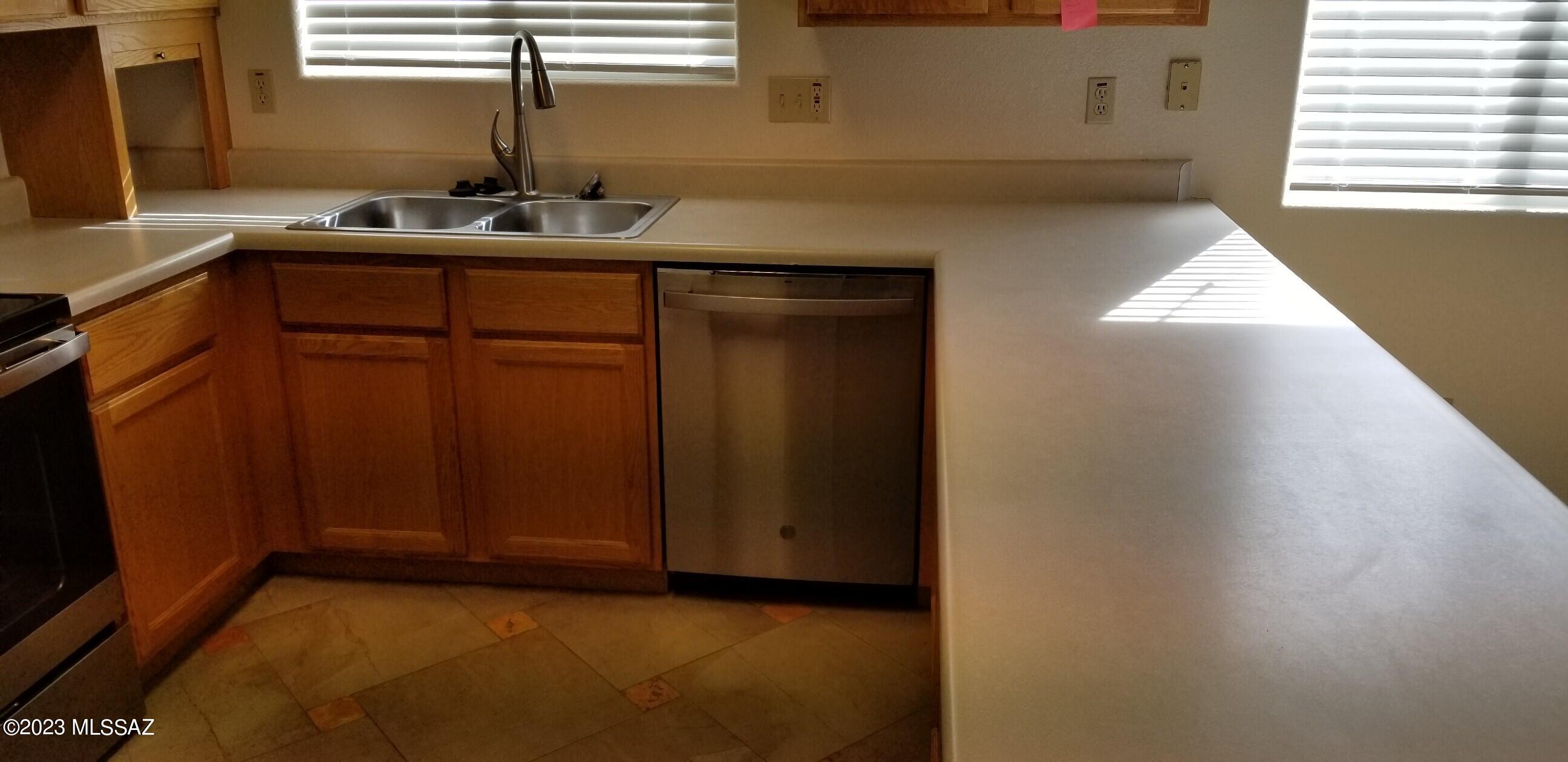 Elliott Homes At Rita Ranch (1-521) - Residential Lease