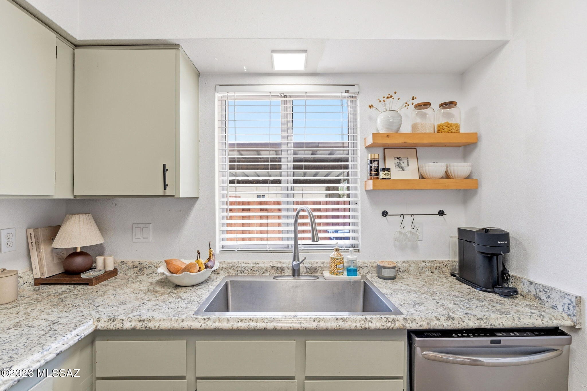 Pantano Park Townhouses - Residential