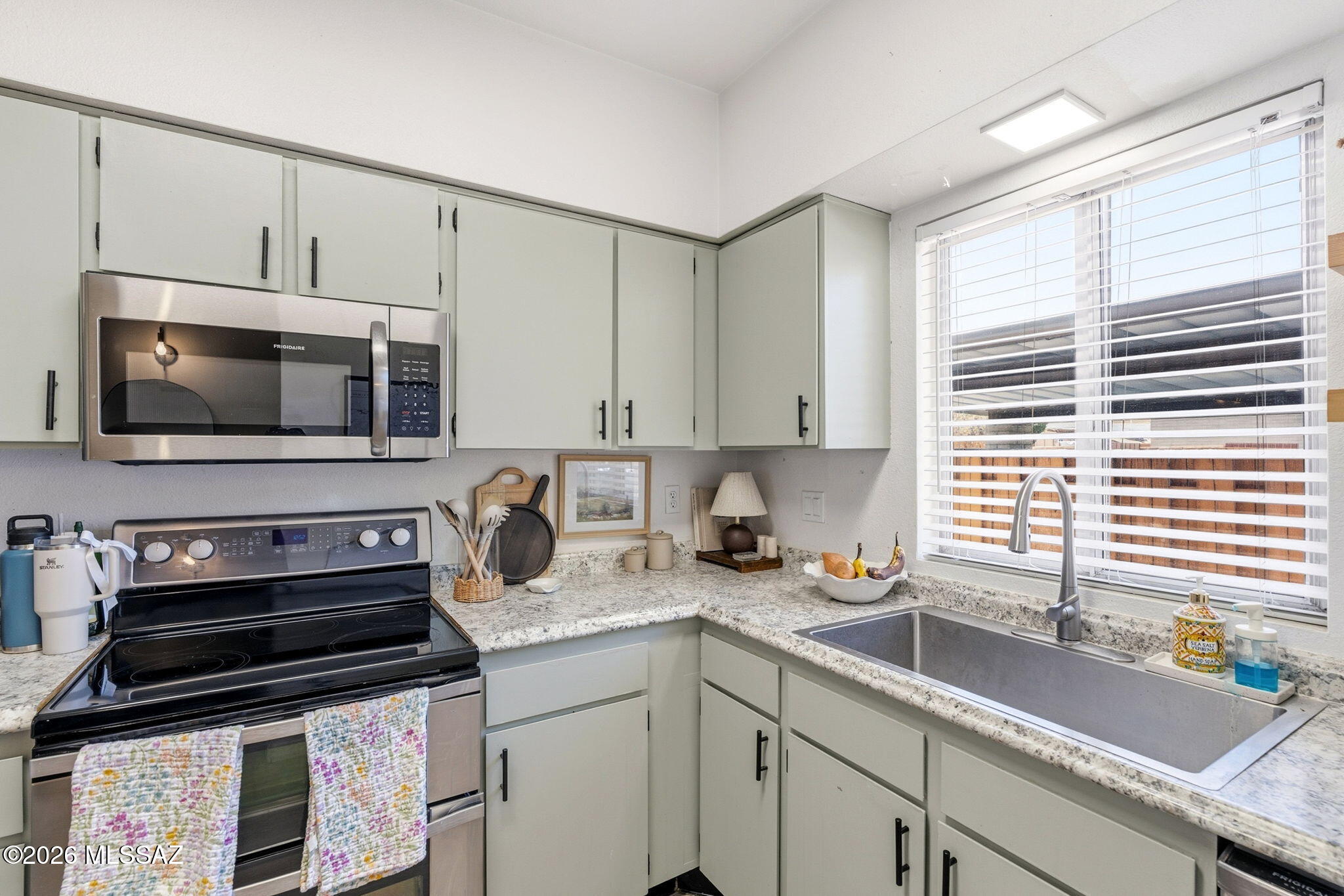 Pantano Park Townhouses - Residential