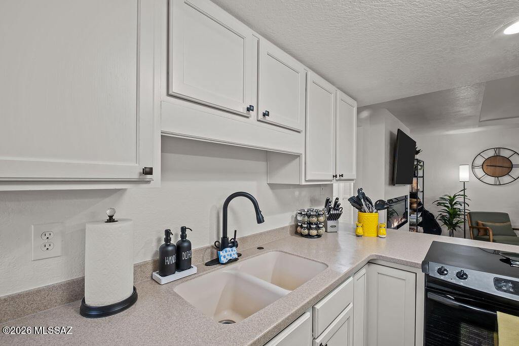 Ventana Vista Condominiums - Residential