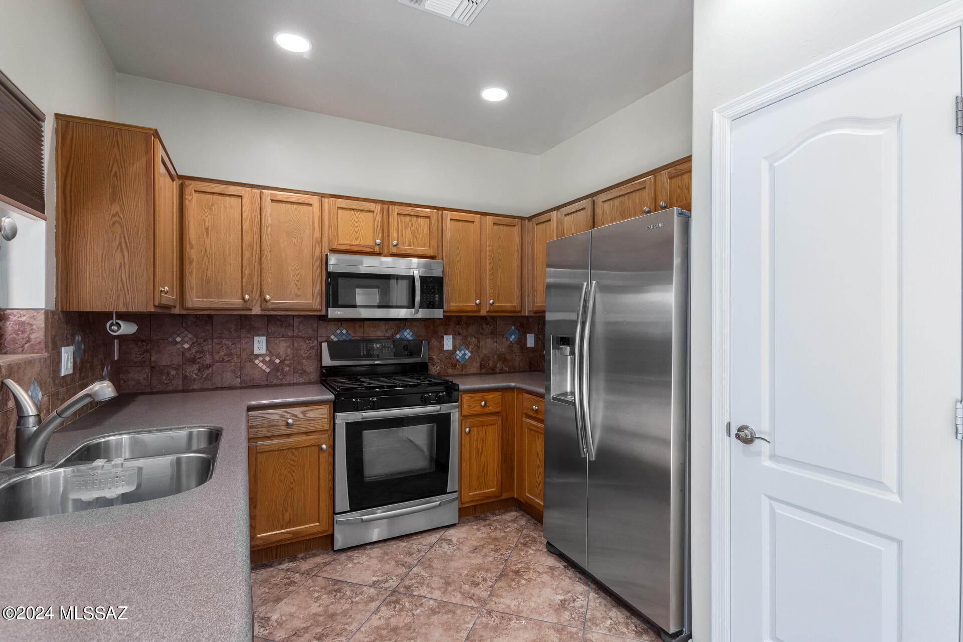 Paseo del Rio - Residential Lease