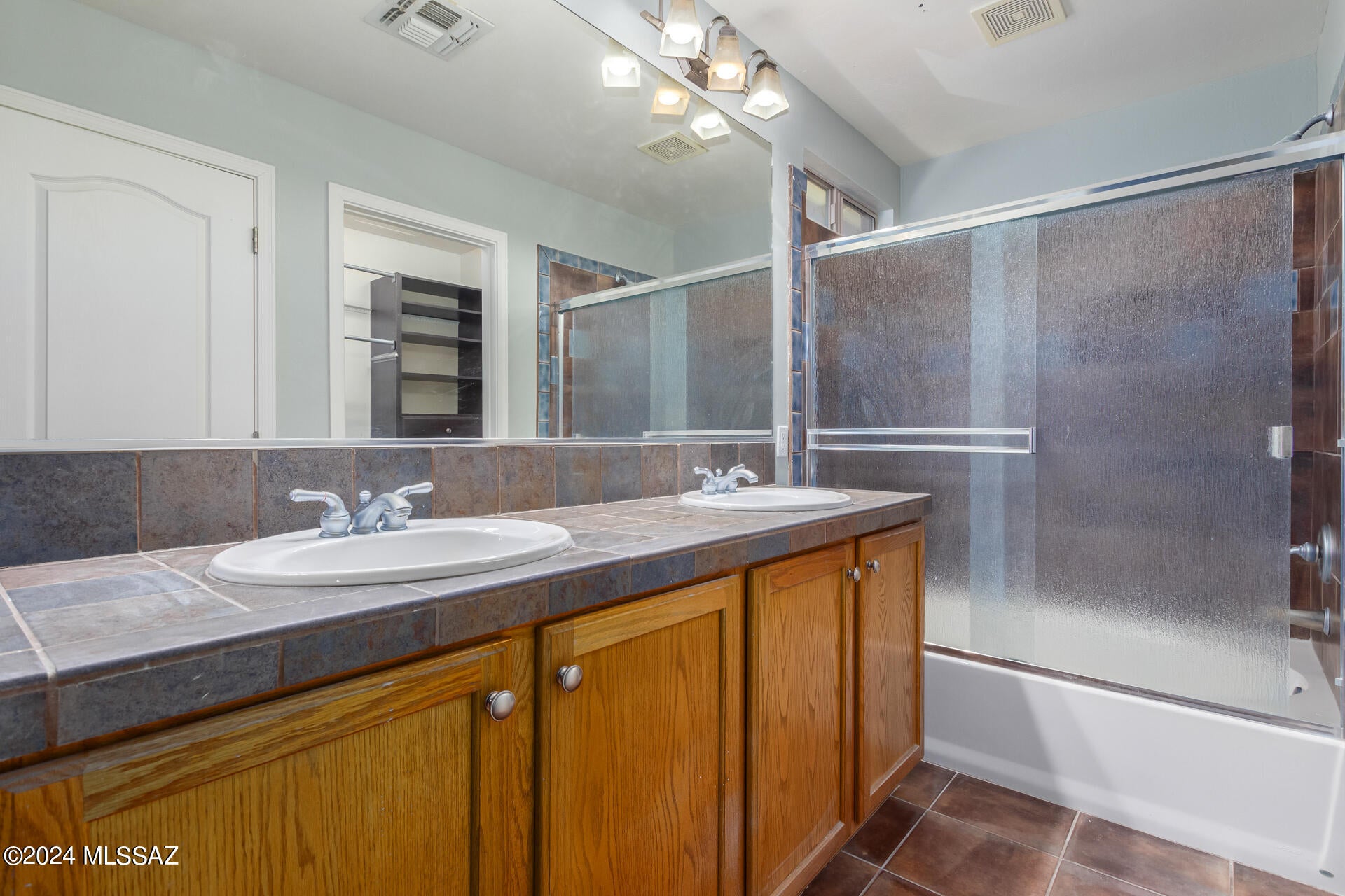 Paseo del Rio - Residential Lease