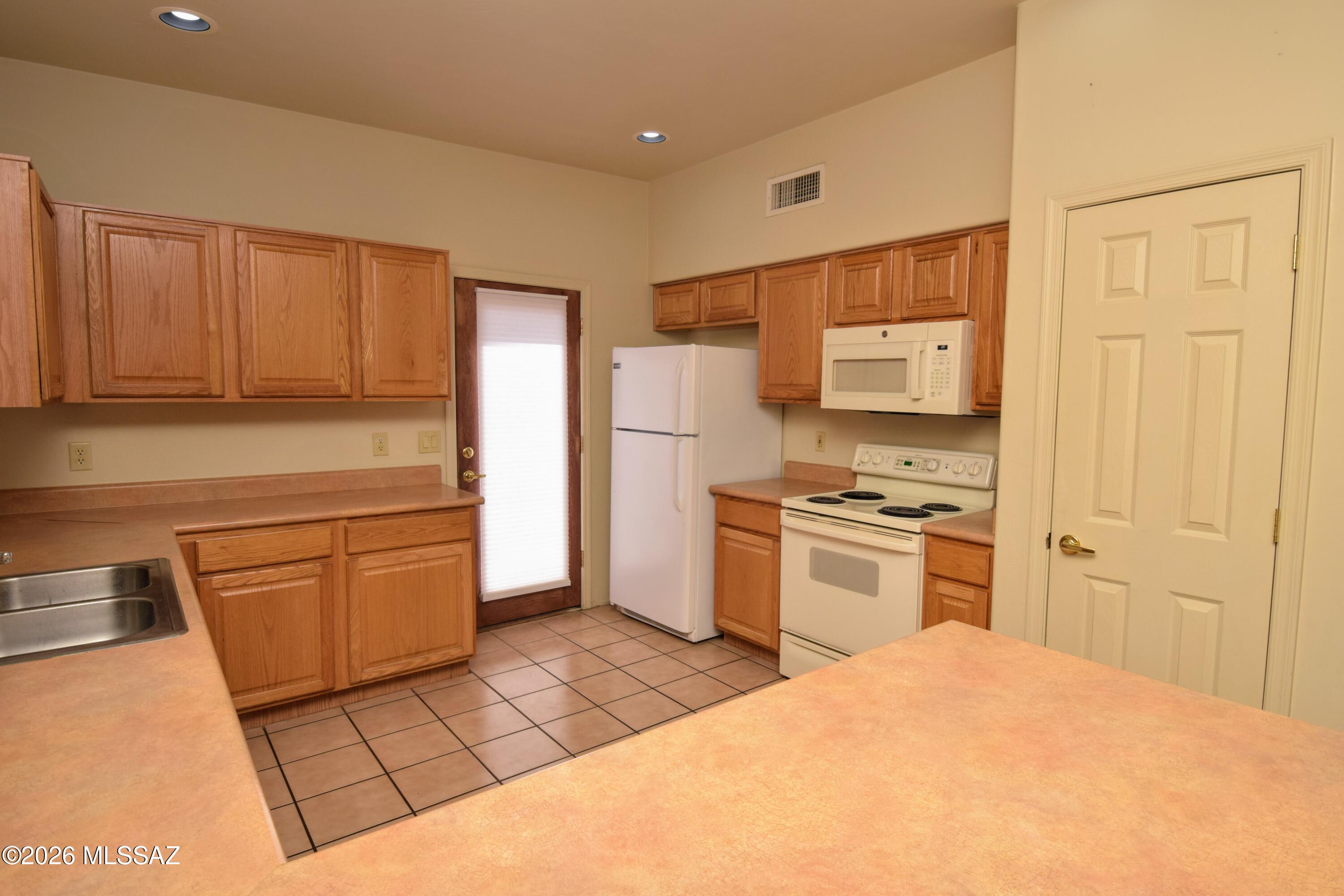 Monte Vista (1-58) - Residential Lease