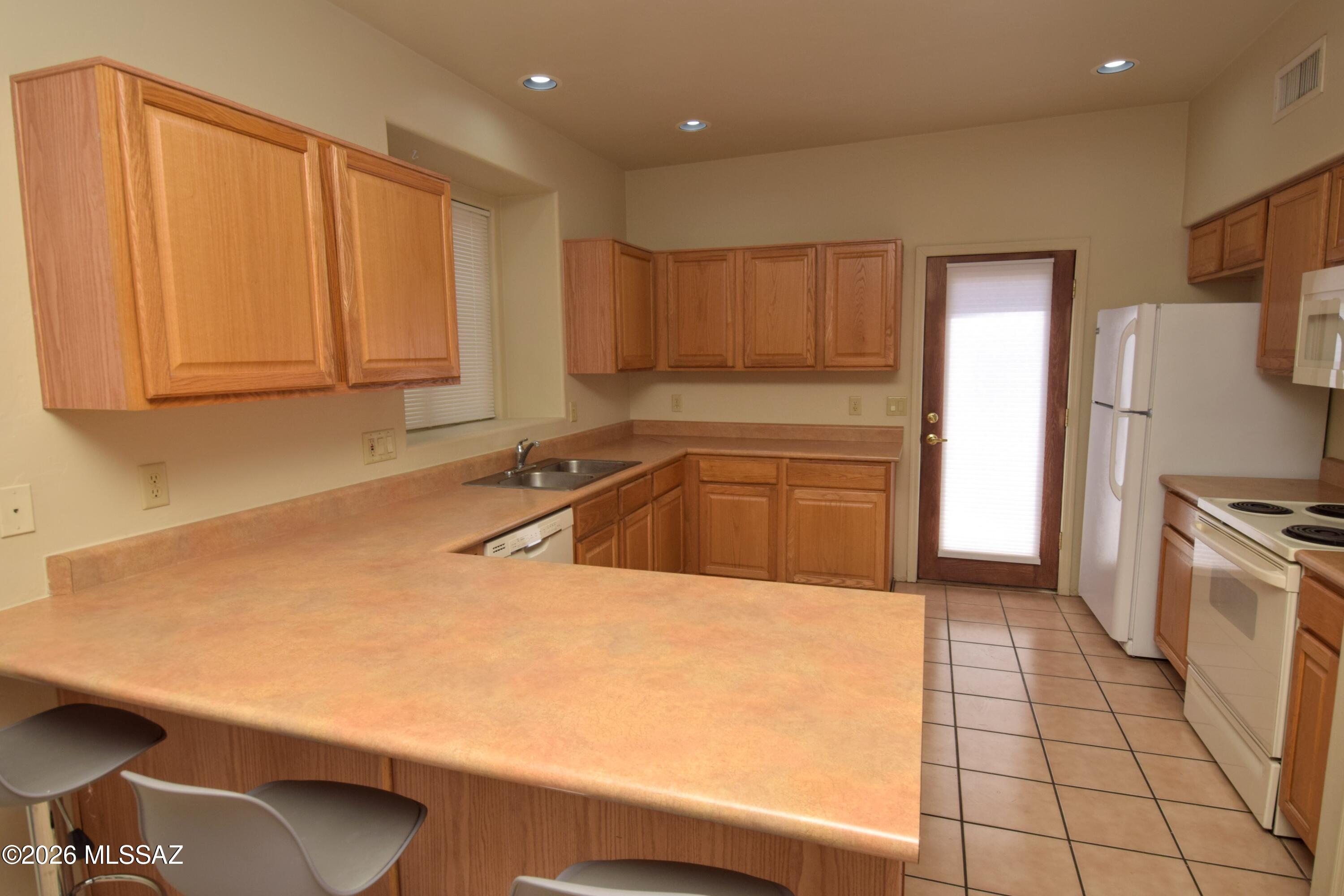 Monte Vista (1-58) - Residential Lease