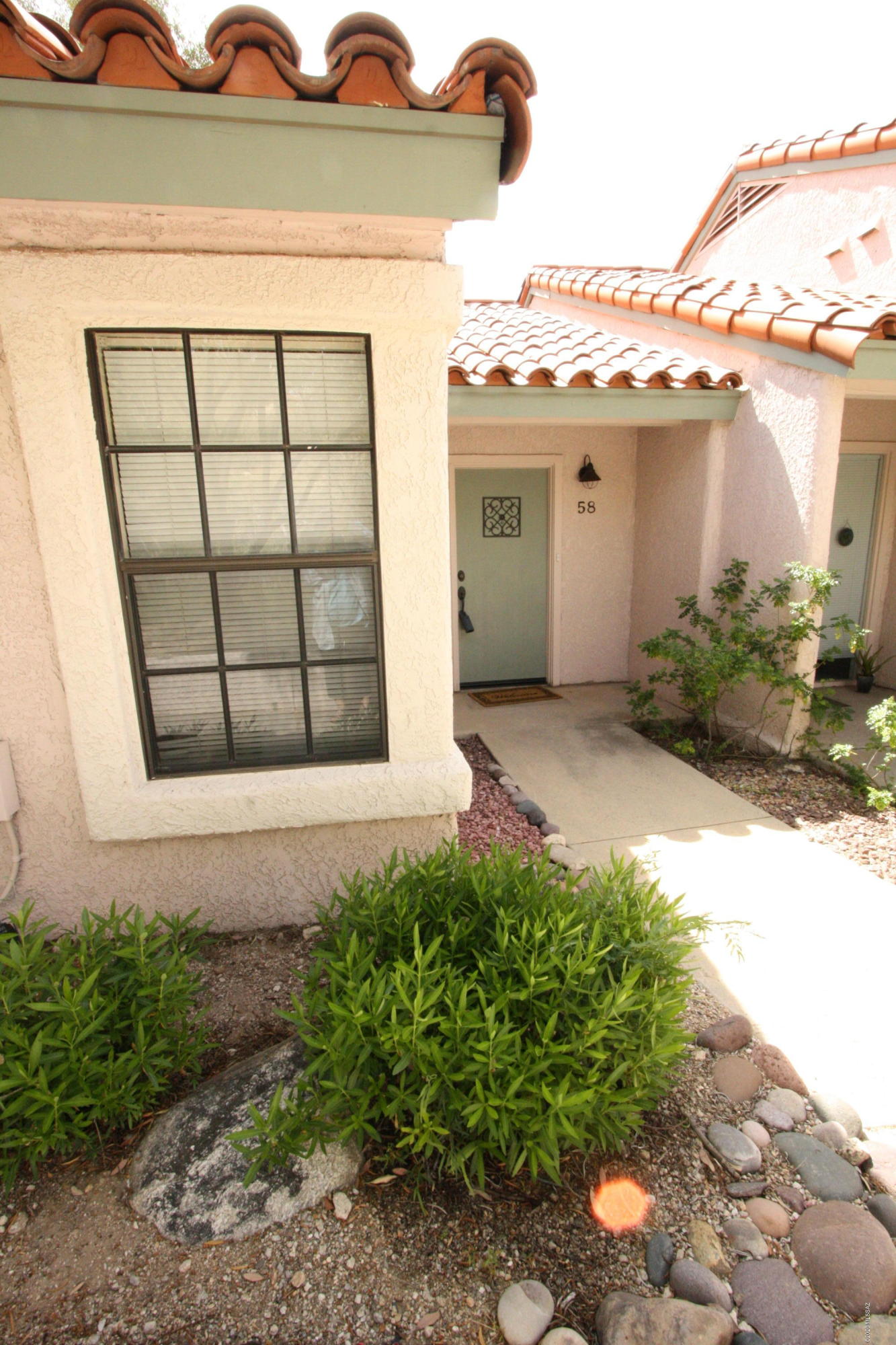 Located in Catalina Foothills this 1bdr/1bath condo offers a living room w/fireplace, covered patio w/mountain views. Tenant occupied until 06/30/2026