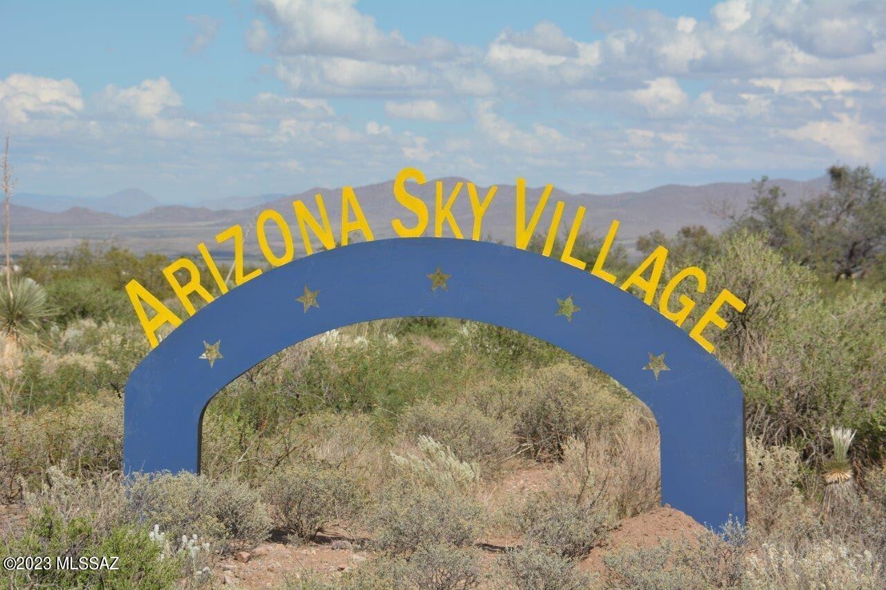 Nature lovers' dream!  39 acres of serene land with majestic mountain views.   Gorgeous sunrise and sunsets. Minutes away from hiking & bird watching.  Don't let this opportunity pass you by.  Utilities: Nearby electric.  Water- buyer would need to drill a well, Septic- buyer would need to install a septic.