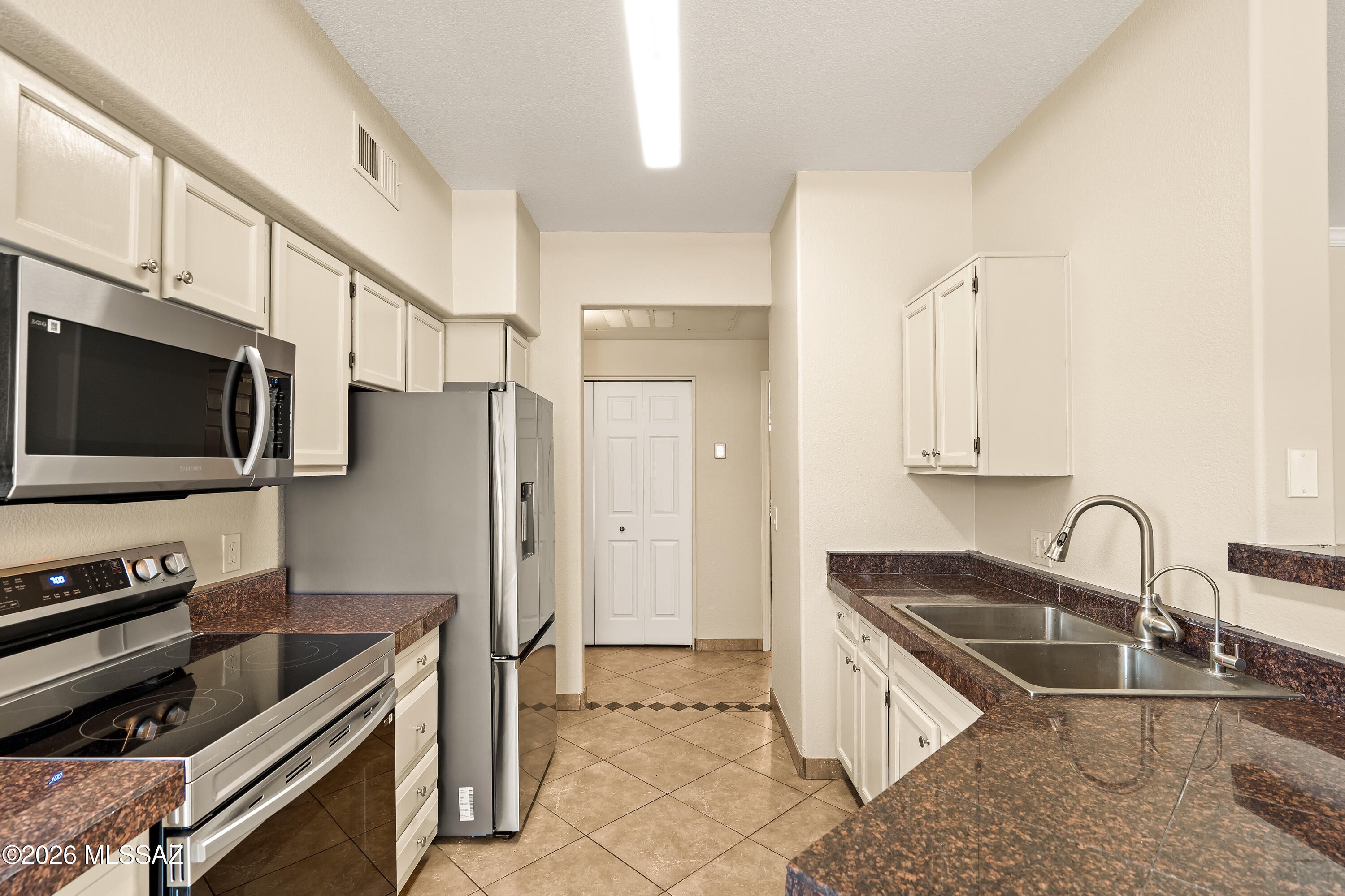 Pinnacle Canyon Condominium - Residential