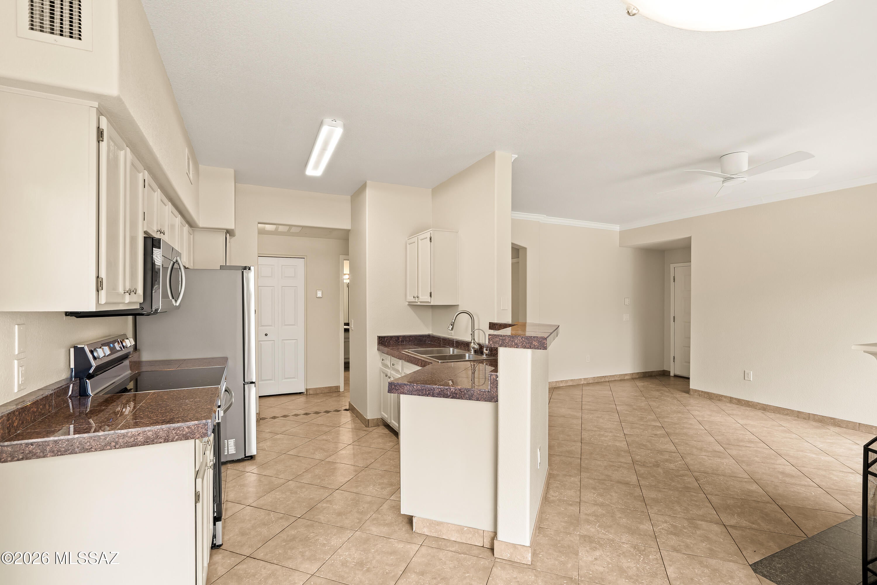 Pinnacle Canyon Condominium - Residential