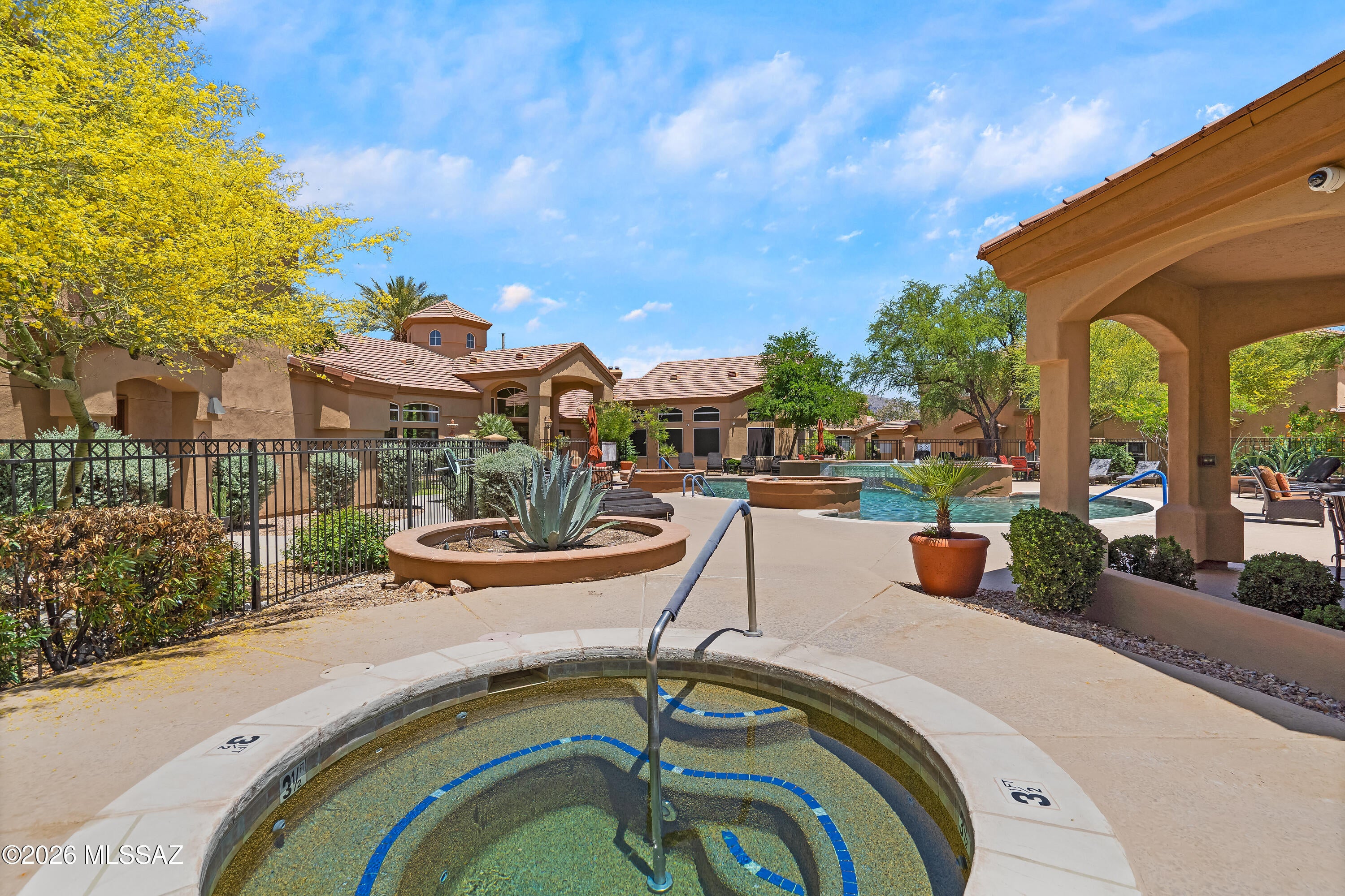 Pinnacle Canyon Condominium - Residential