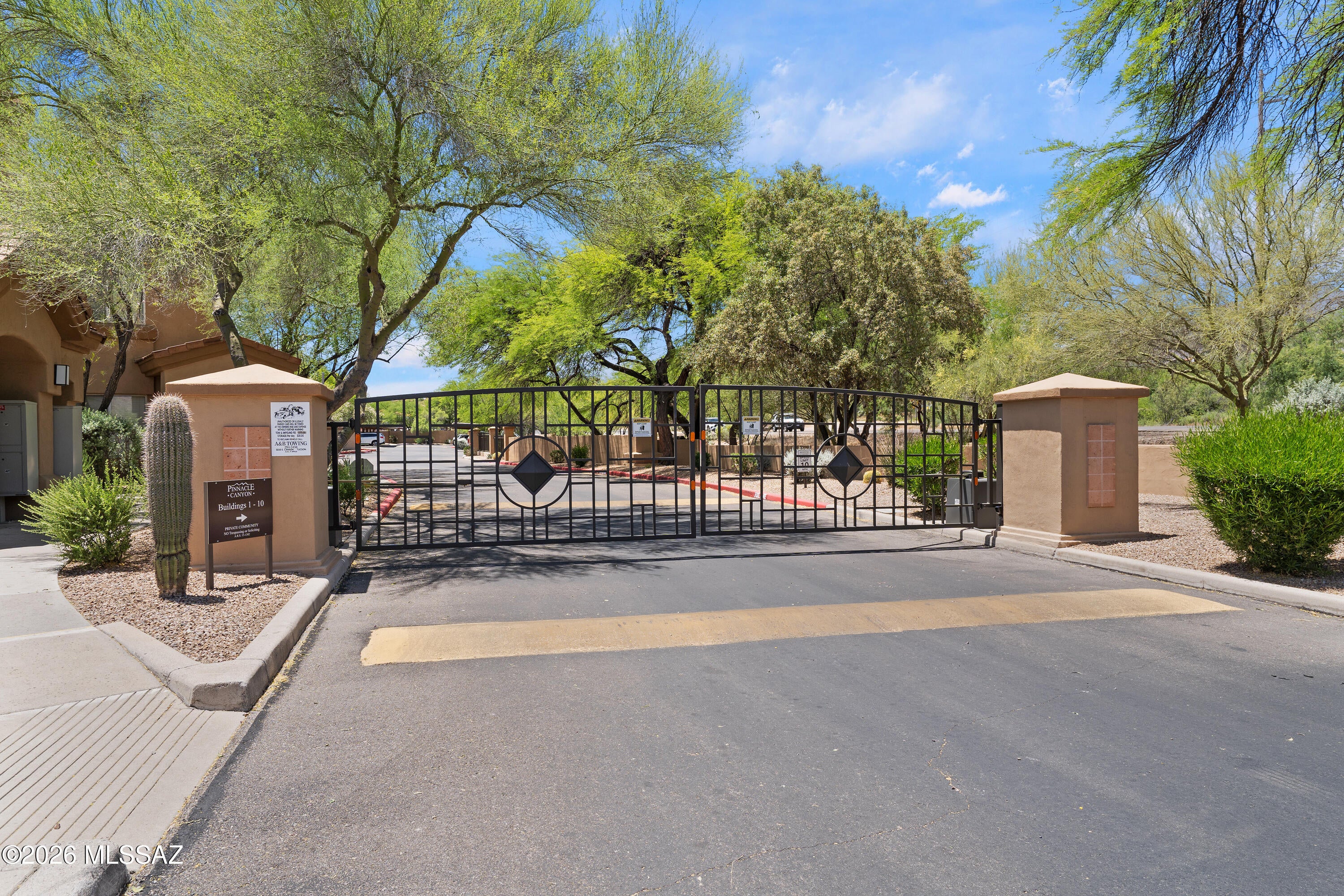 Pinnacle Canyon Condominium - Residential
