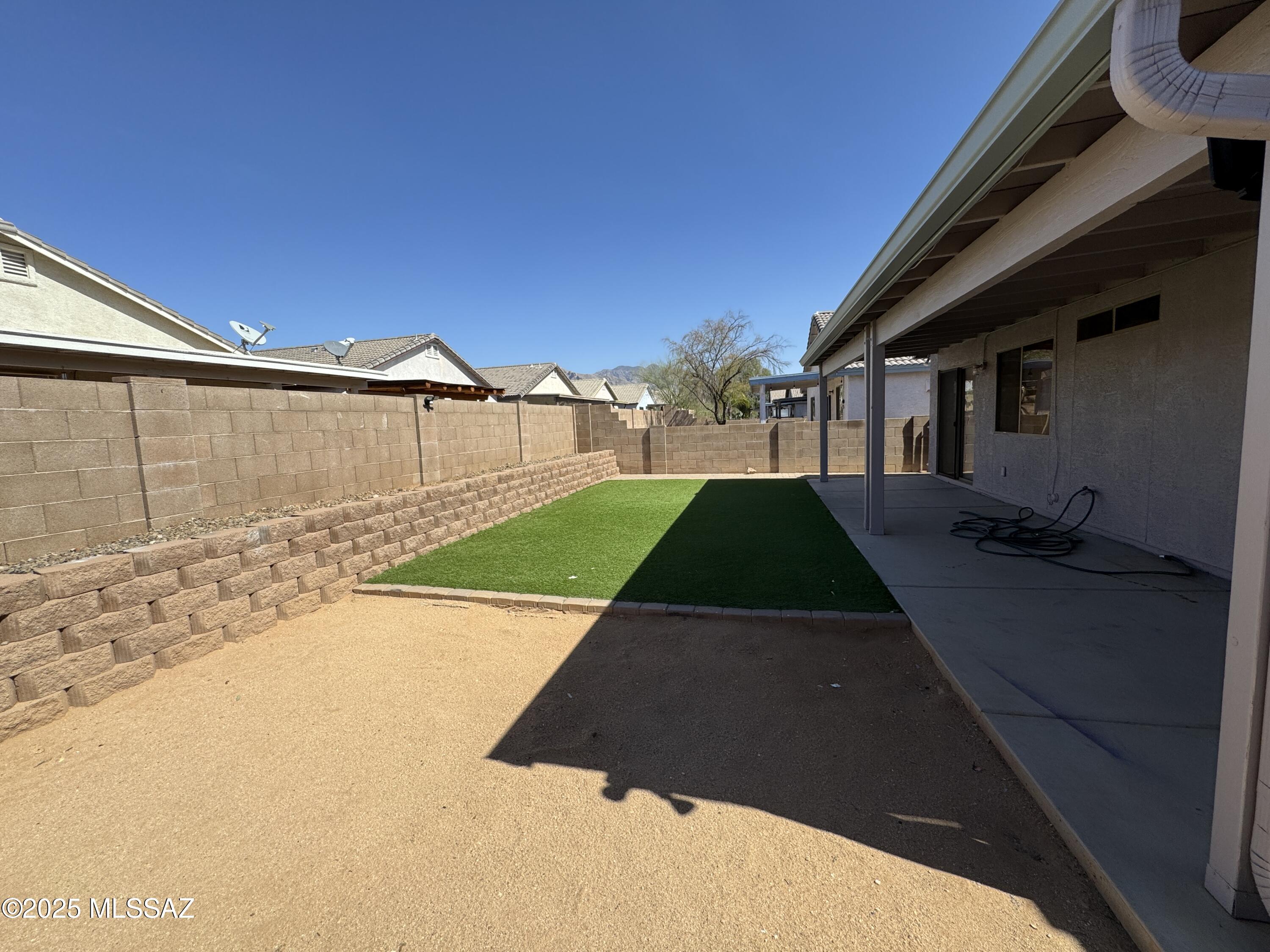 Mona Lisa II (1-75) - Residential Lease