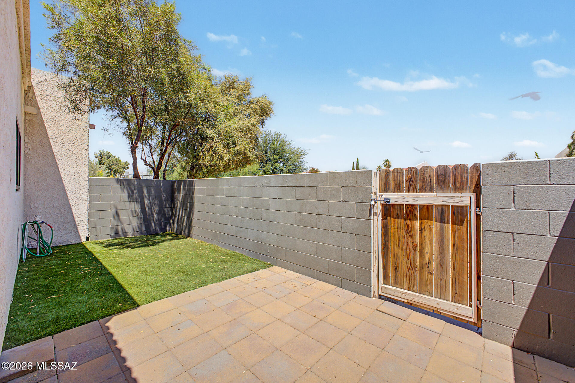 Le Mirador Twnhms (1-50) - Residential