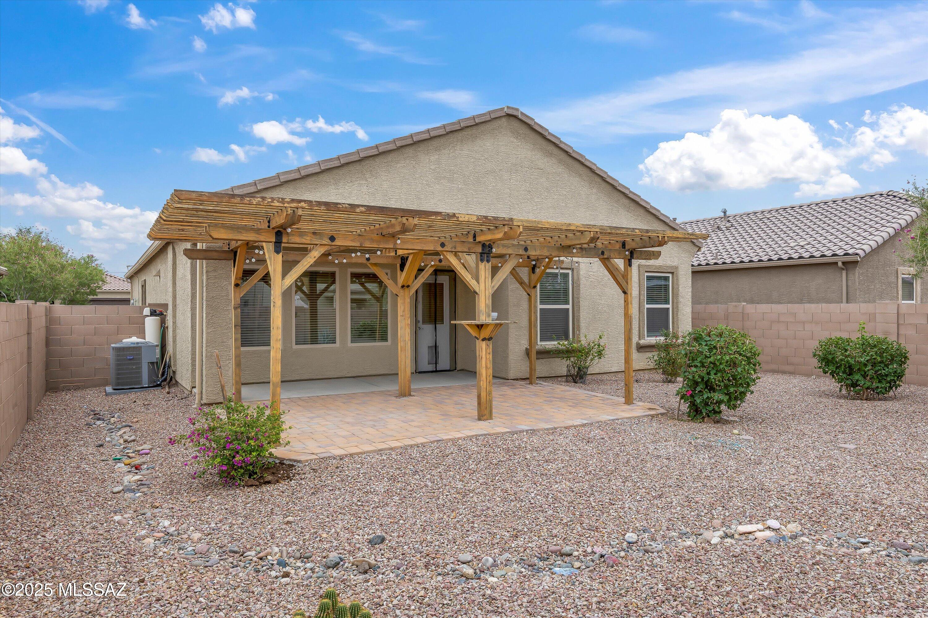 Saguaro Bloom SQ20180540069 - Residential