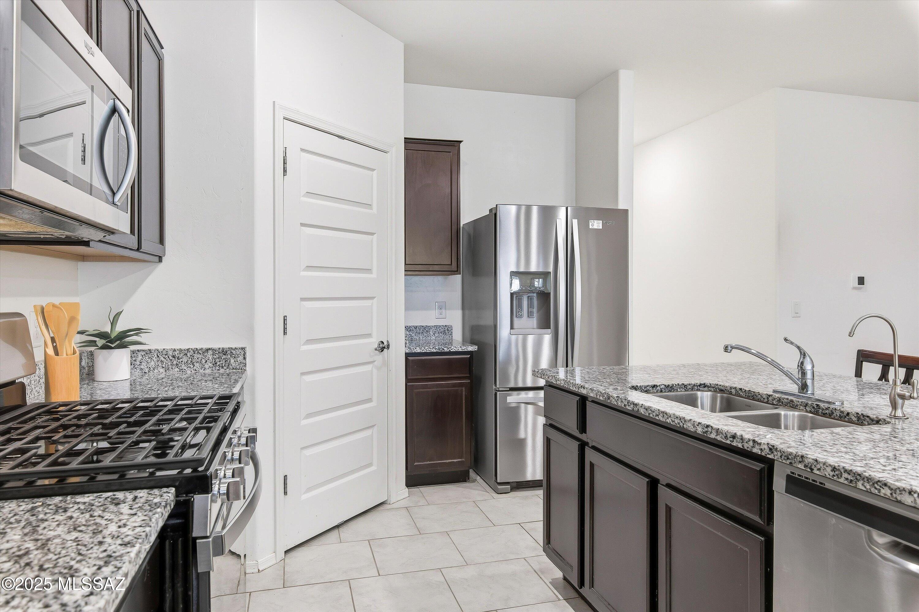 Saguaro Bloom SQ20180540069 - Residential