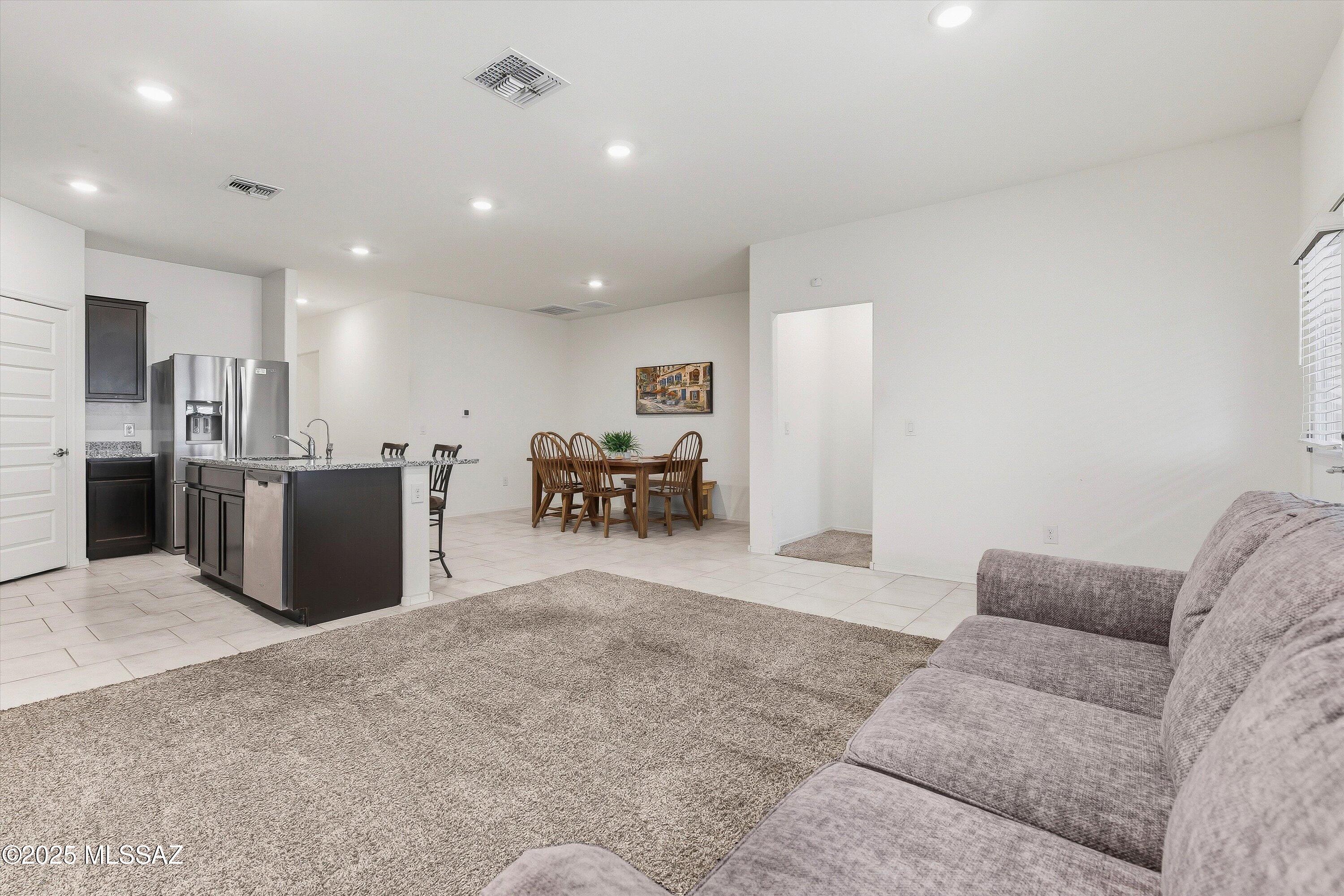 Saguaro Bloom SQ20180540069 - Residential