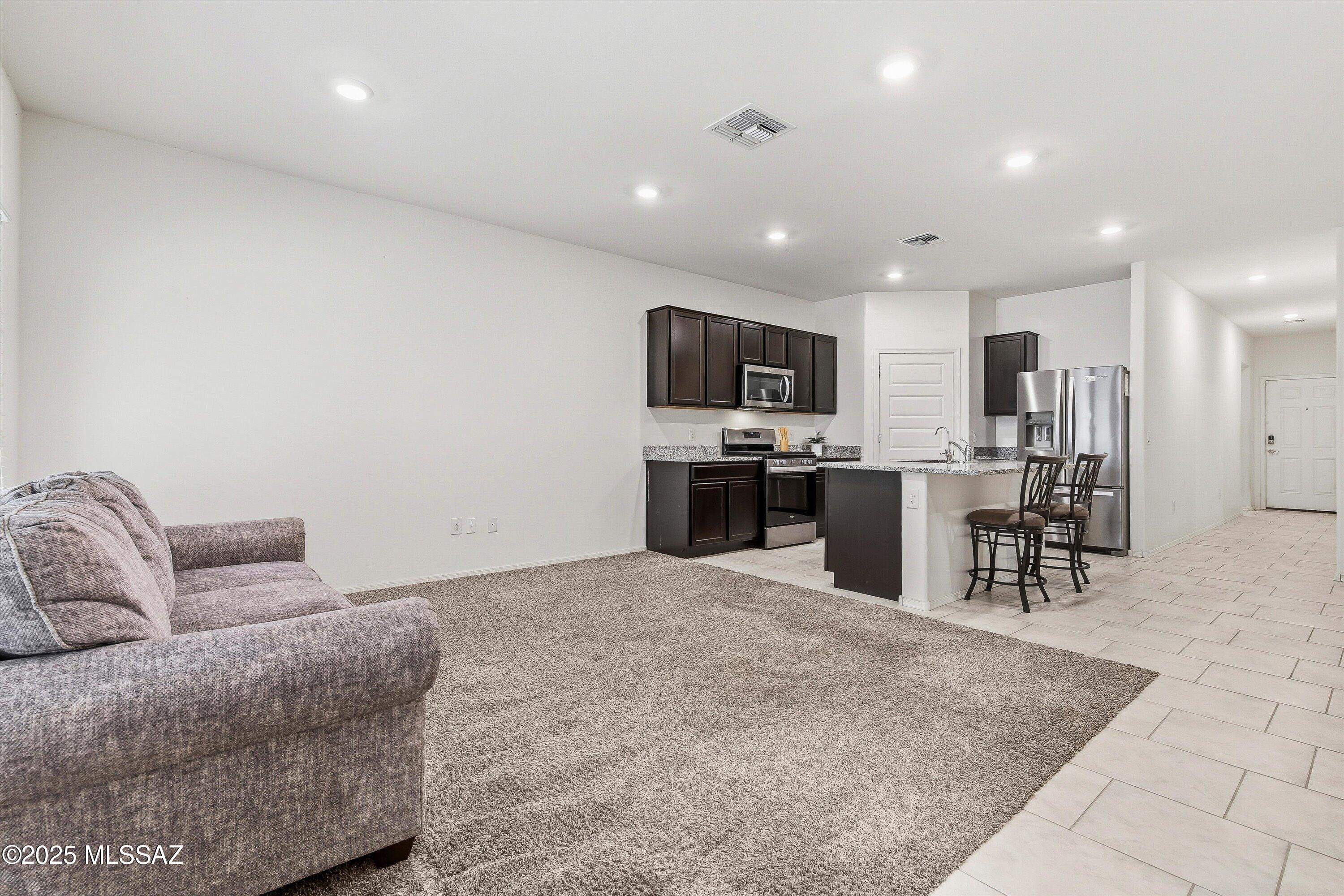 Saguaro Bloom SQ20180540069 - Residential