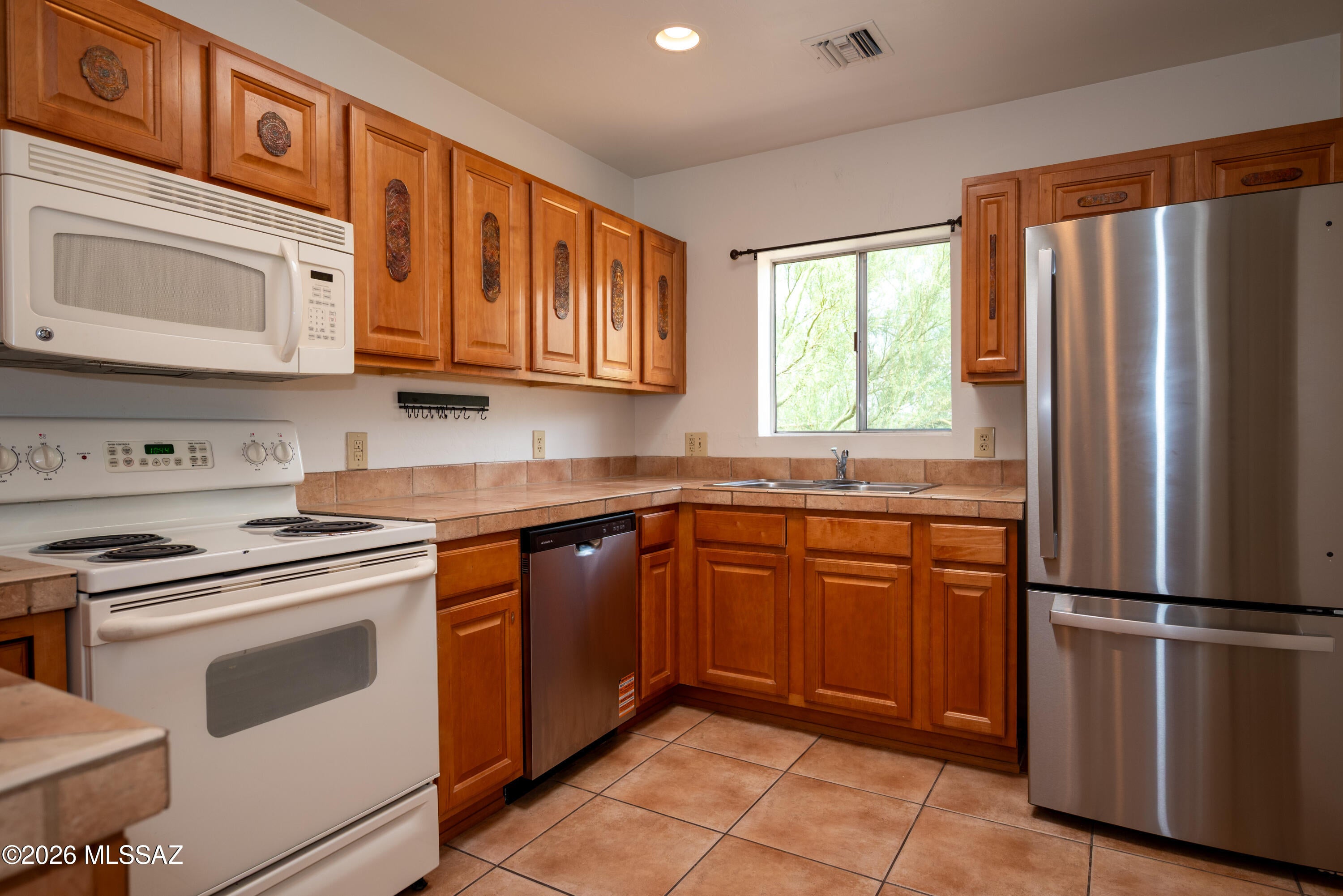 Reflections in the Catalina Condominium - Residential Lease