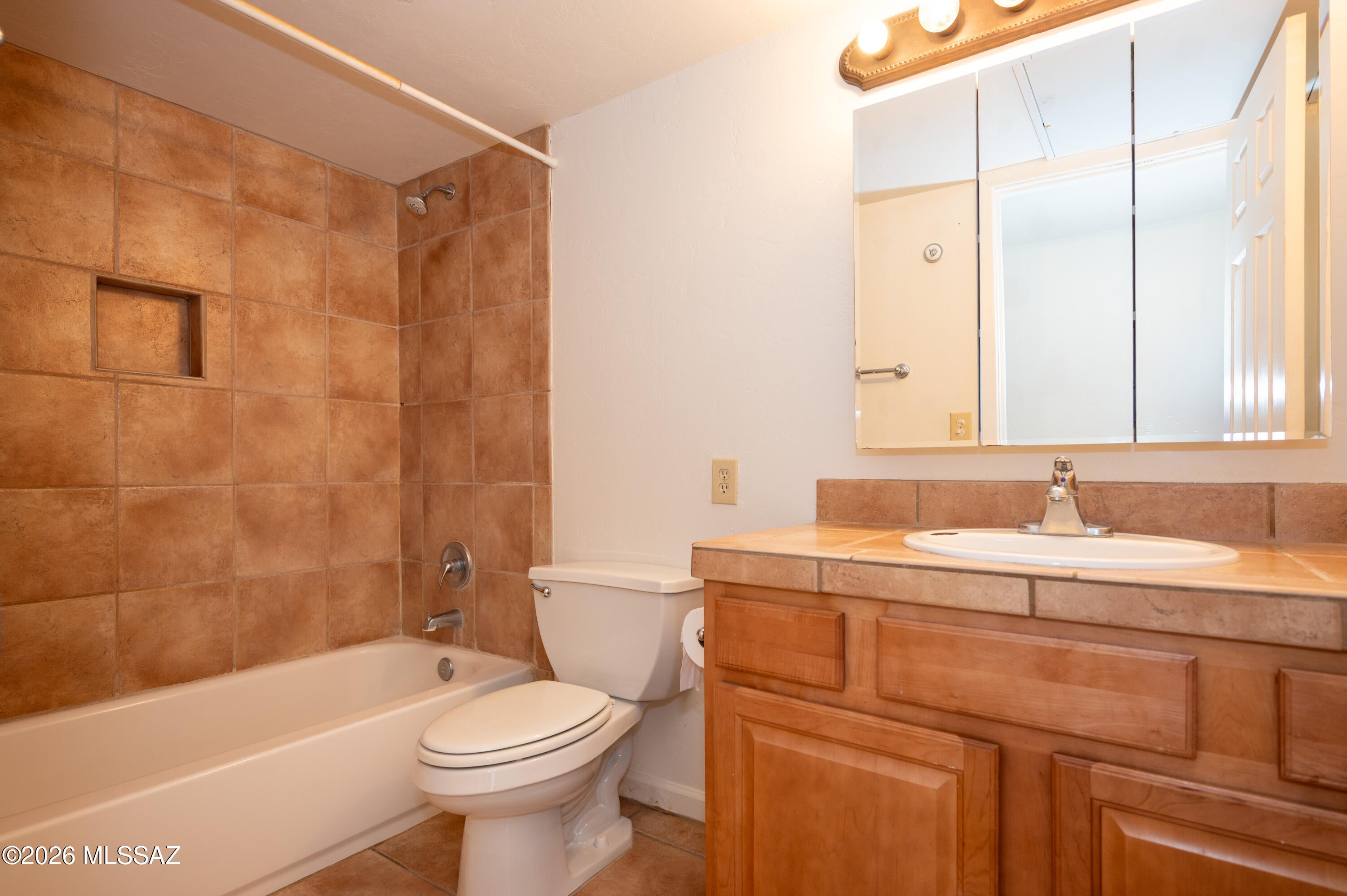 Reflections in the Catalina Condominium - Residential Lease