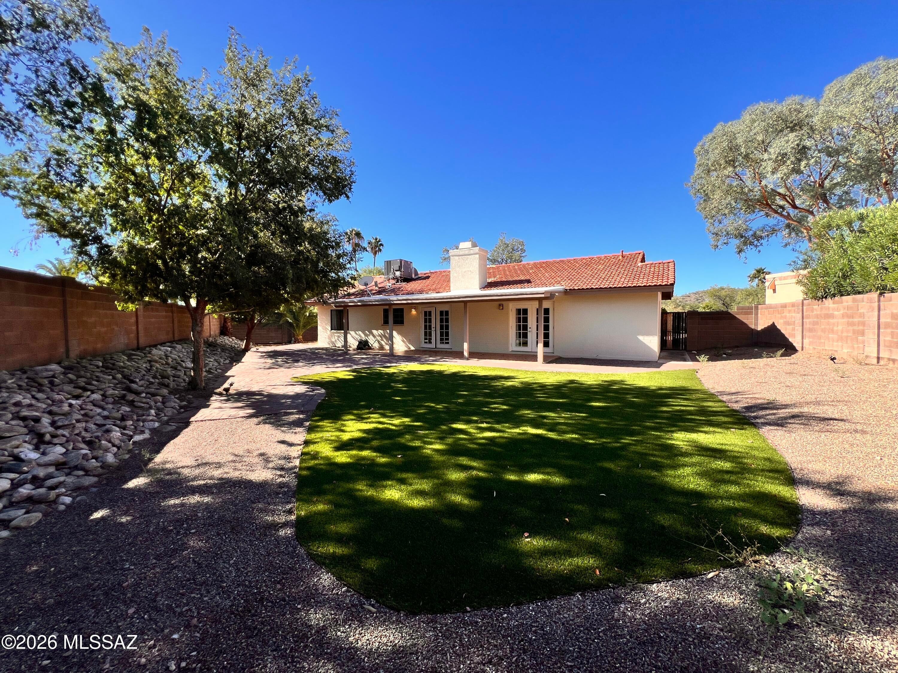 Ventana Shadows (1-80) - Residential Lease