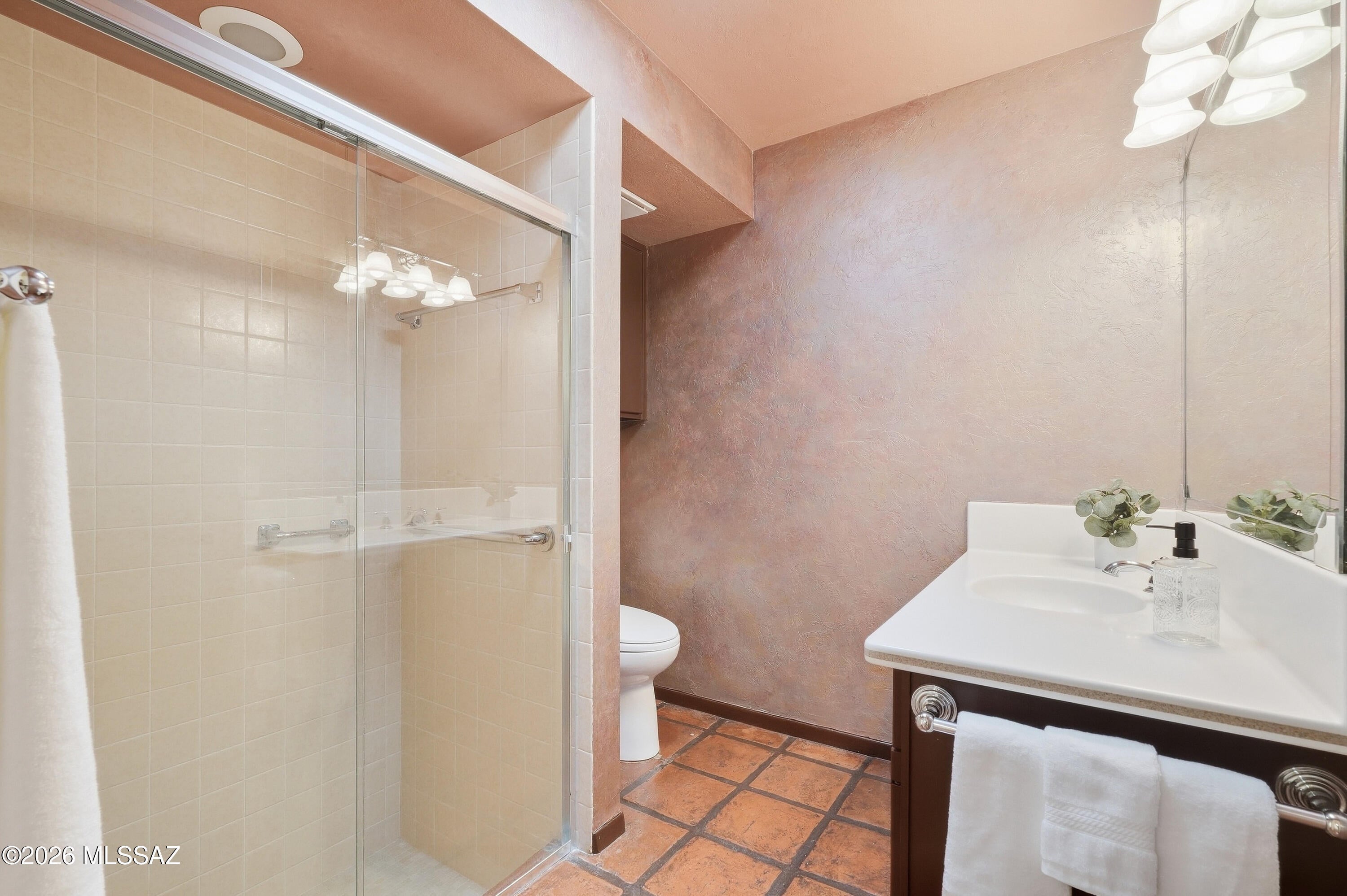 Loma De Las Brisas (1-25) - Residential