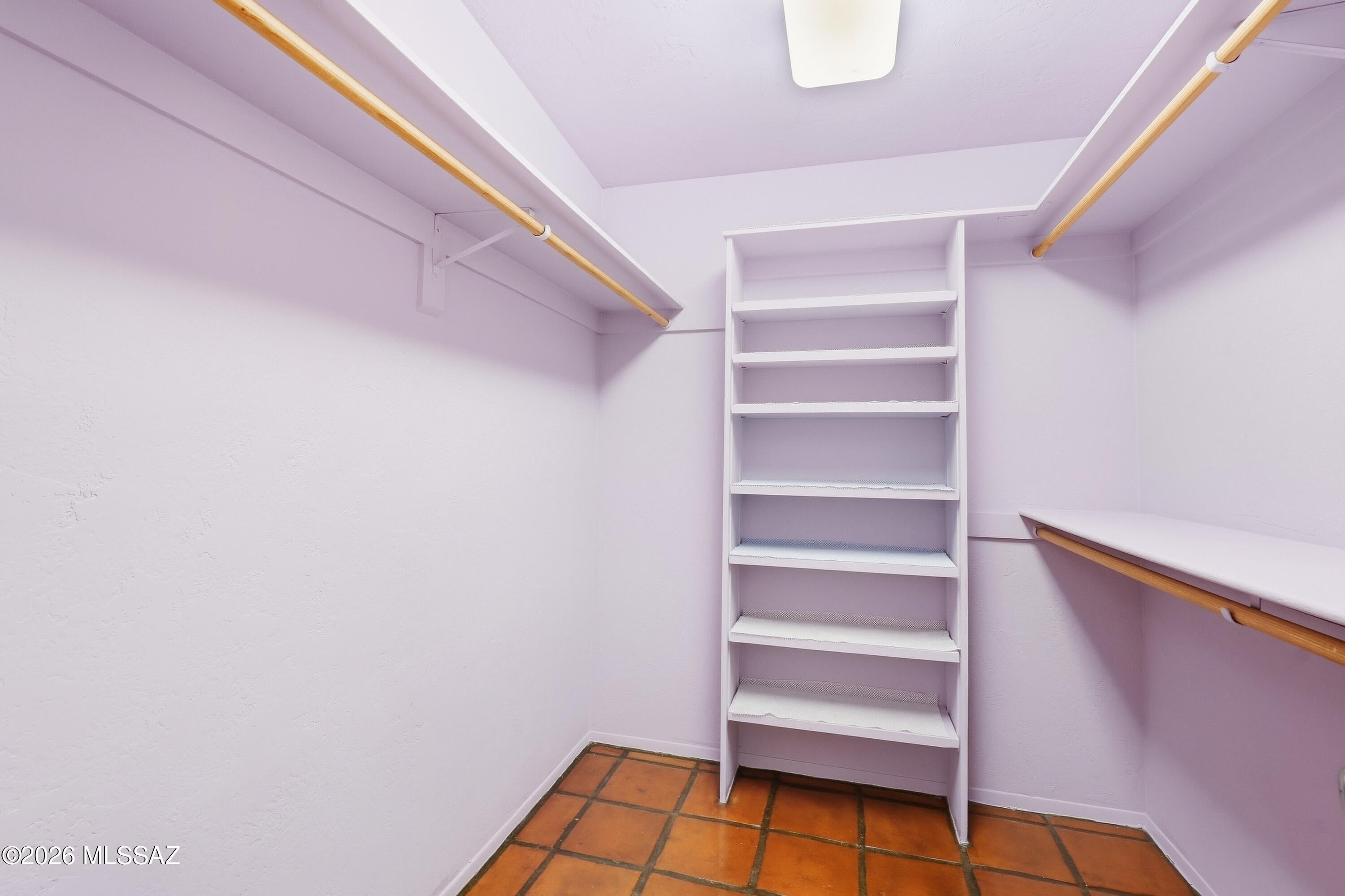 Loma De Las Brisas (1-25) - Residential