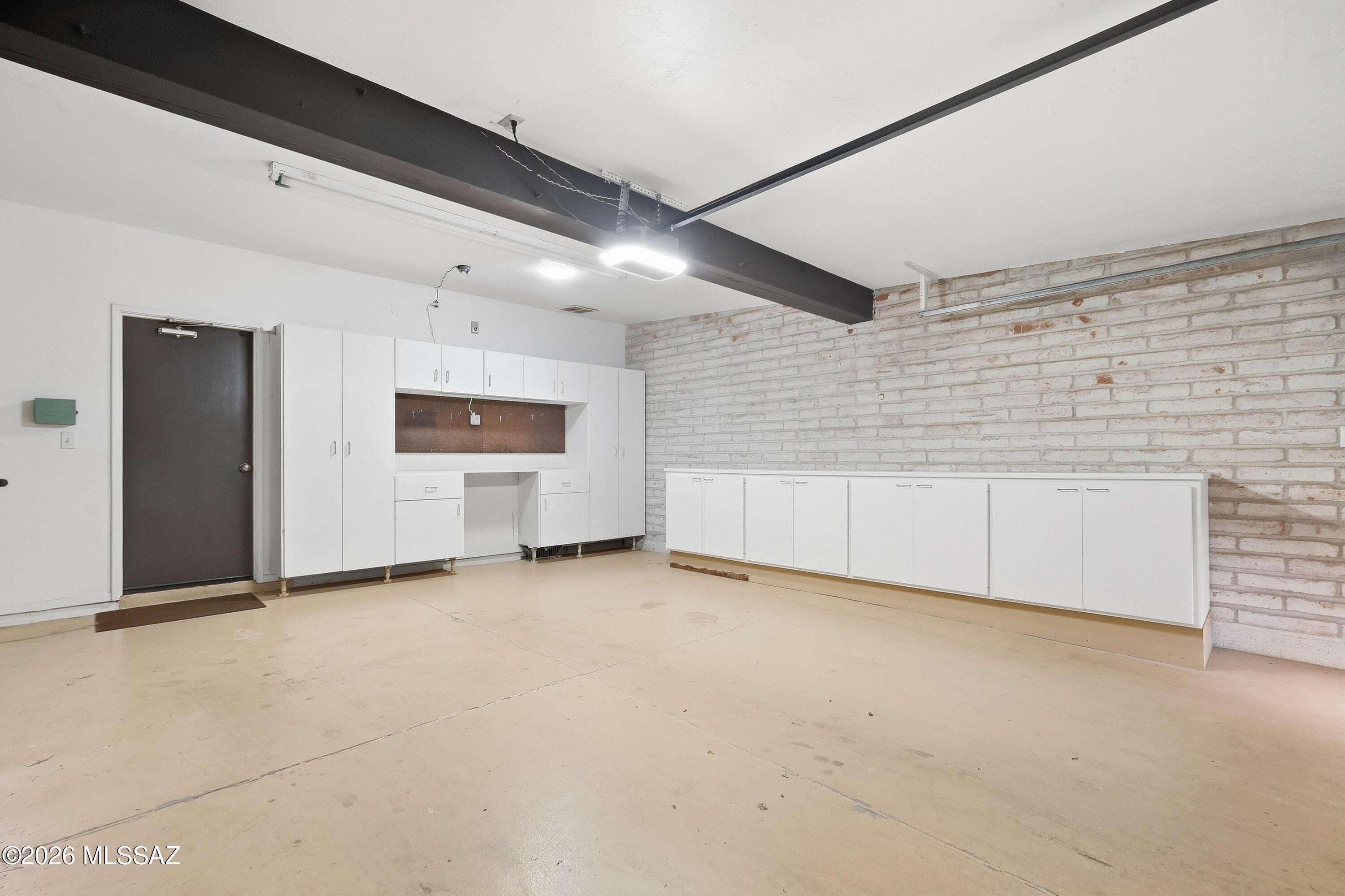 Loma De Las Brisas (1-25) - Residential
