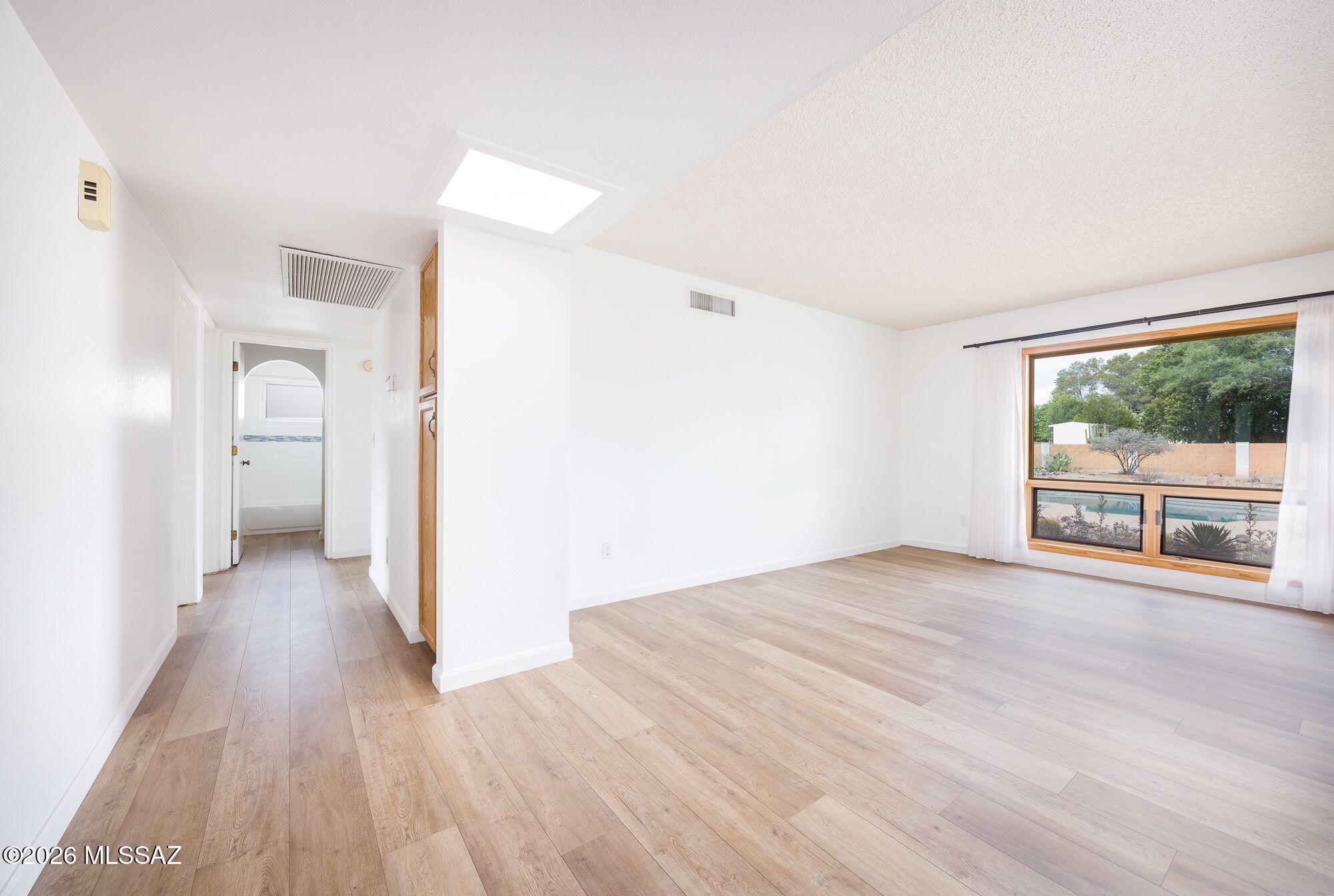 Vista Del Rio (218-290) - Residential Lease