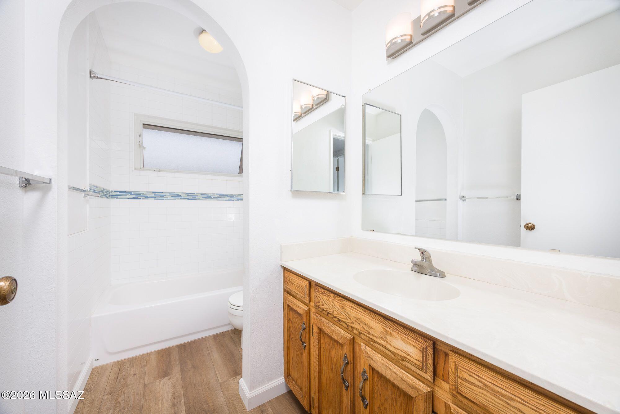 Vista Del Rio (218-290) - Residential Lease