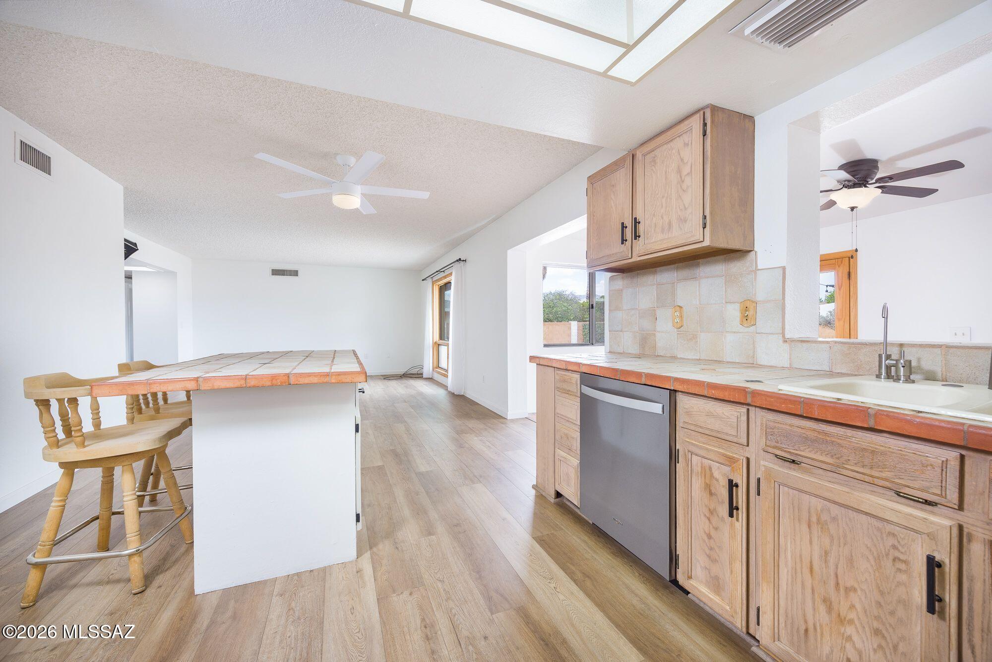 Vista Del Rio (218-290) - Residential Lease