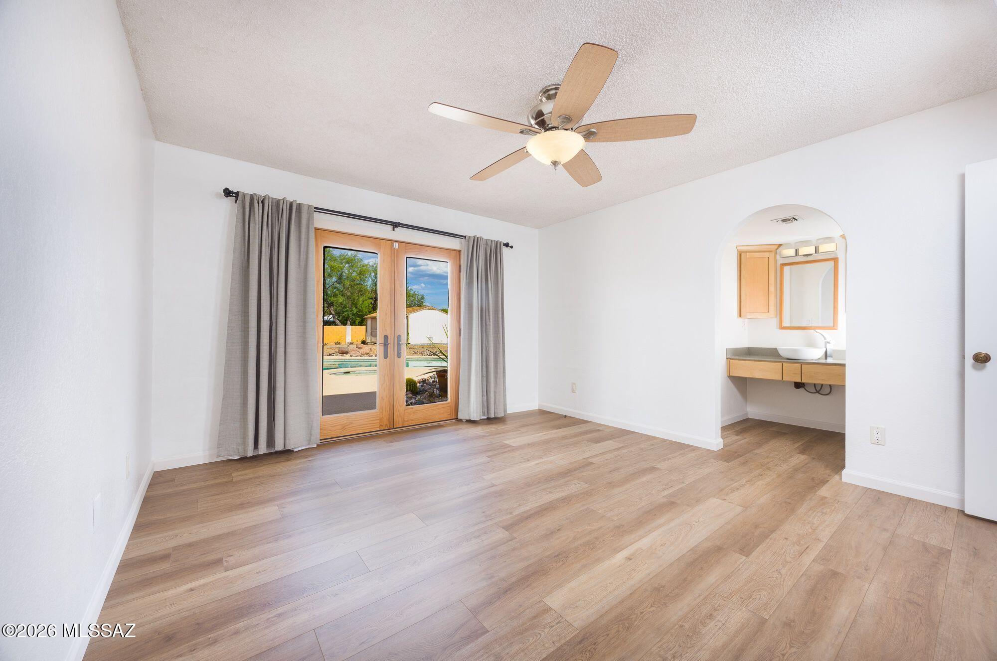 Vista Del Rio (218-290) - Residential Lease
